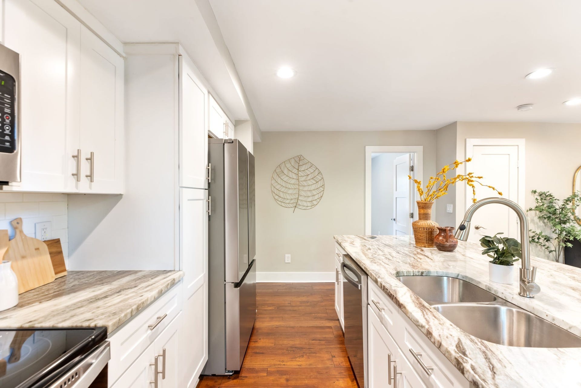 877 Carter St, Nashville, TN 37206 877 Carter St, Nashville, TN 37206
