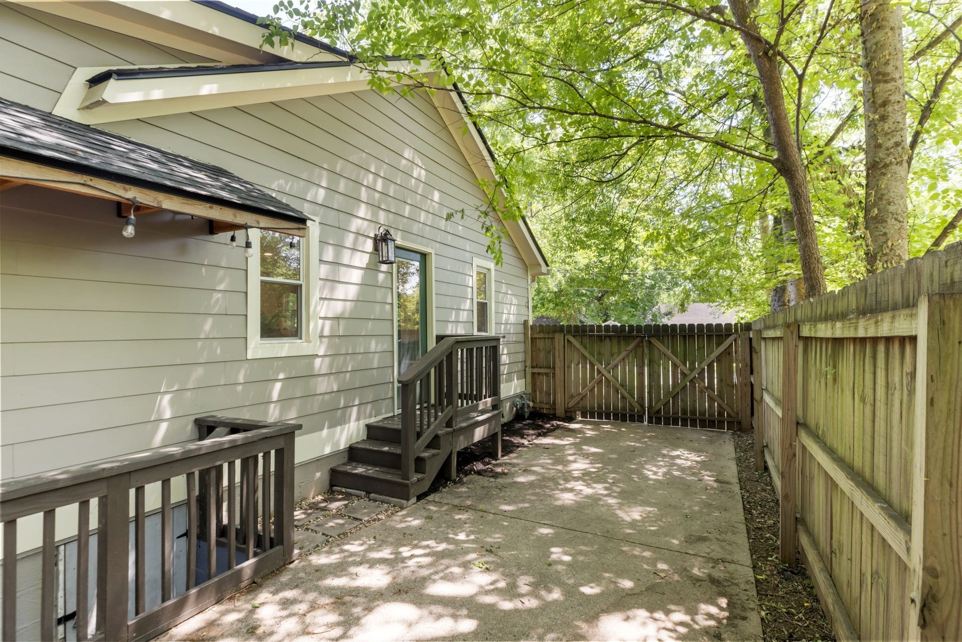 877 Carter St, Nashville, TN 37206 877 Carter St, Nashville, TN 37206