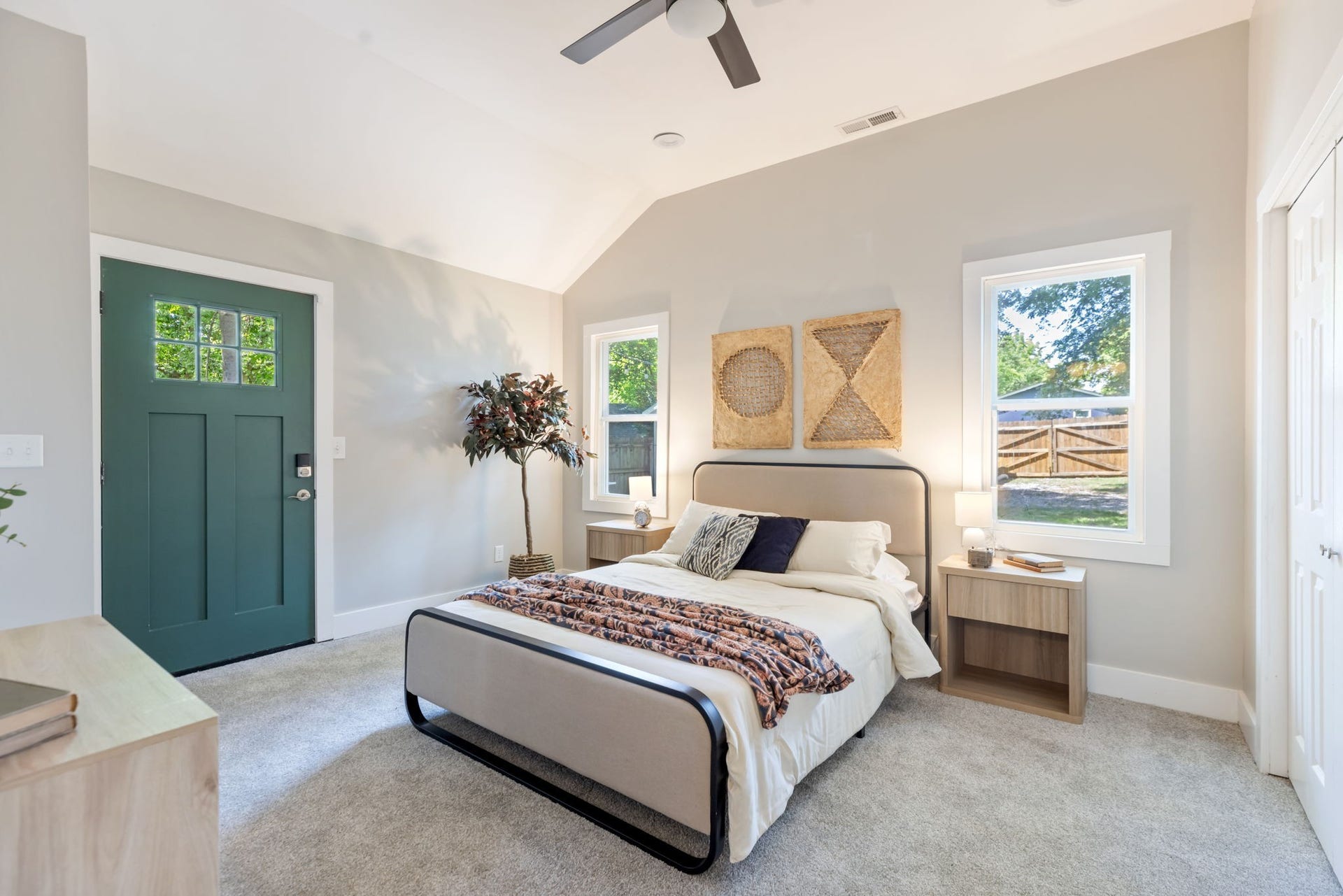877 Carter St, Nashville, TN 37206 877 Carter St, Nashville, TN 37206