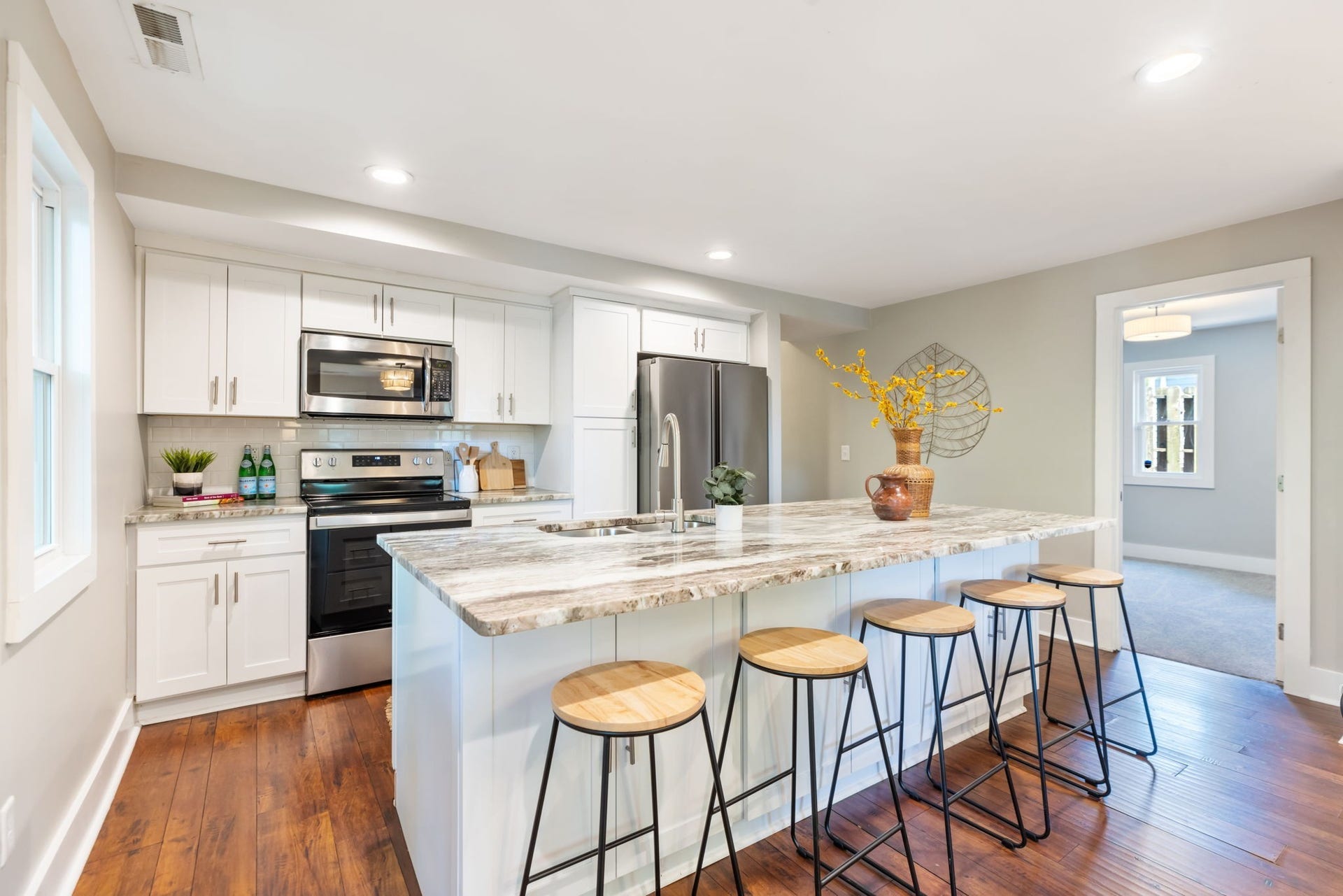 877 Carter St, Nashville, TN 37206 877 Carter St, Nashville, TN 37206