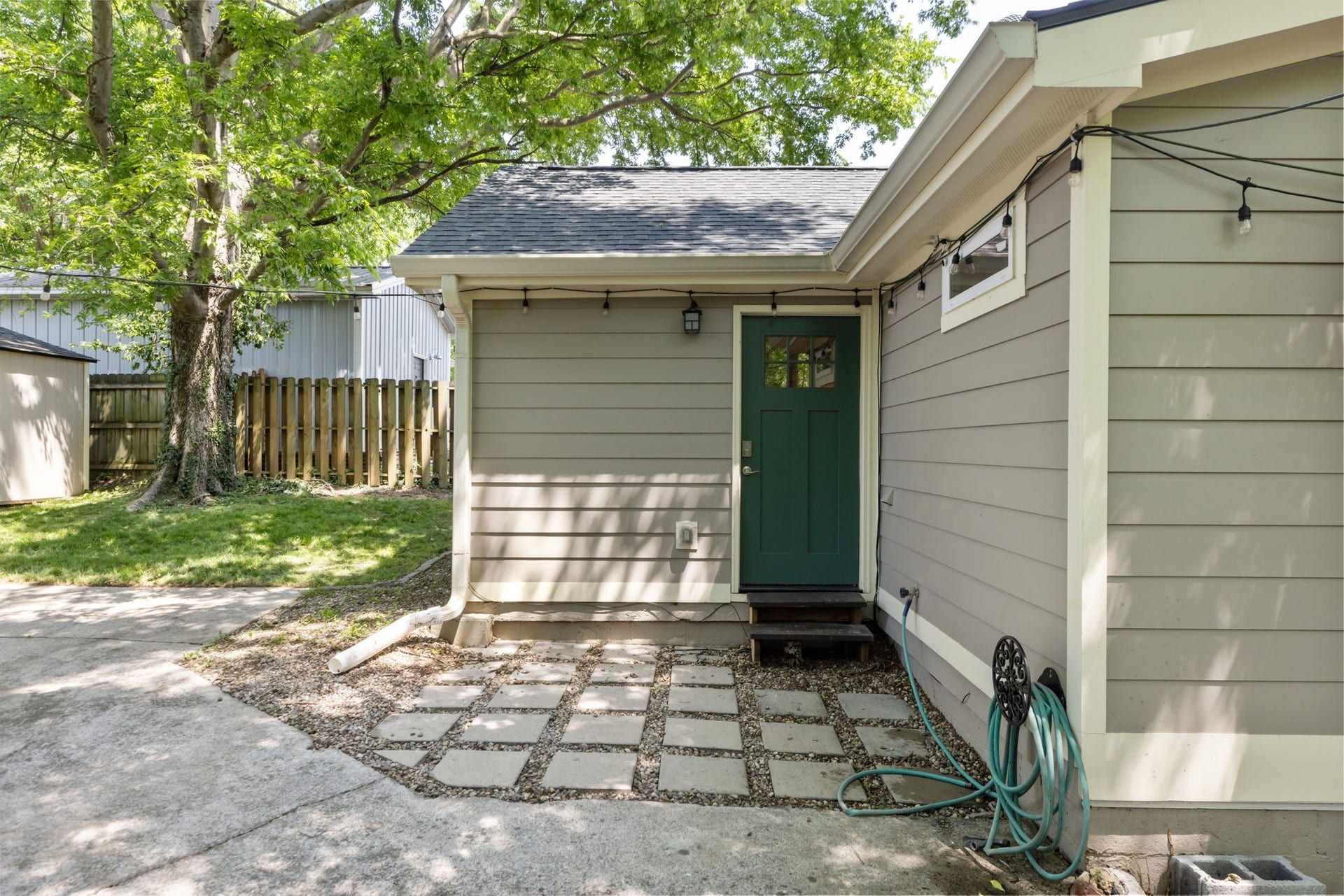 877 Carter St, Nashville, TN 37206 877 Carter St, Nashville, TN 37206