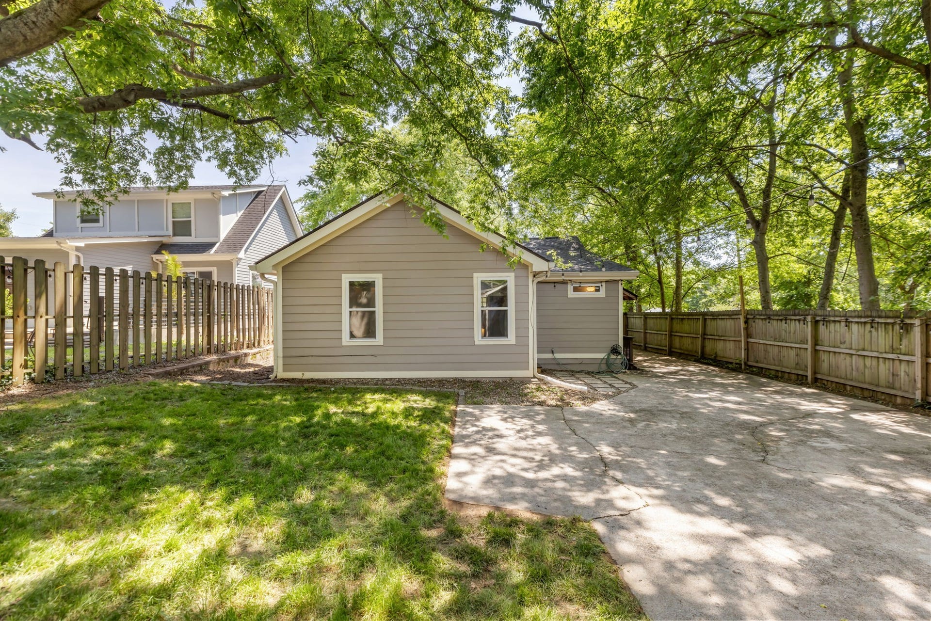 877 Carter St, Nashville, TN 37206 877 Carter St, Nashville, TN 37206
