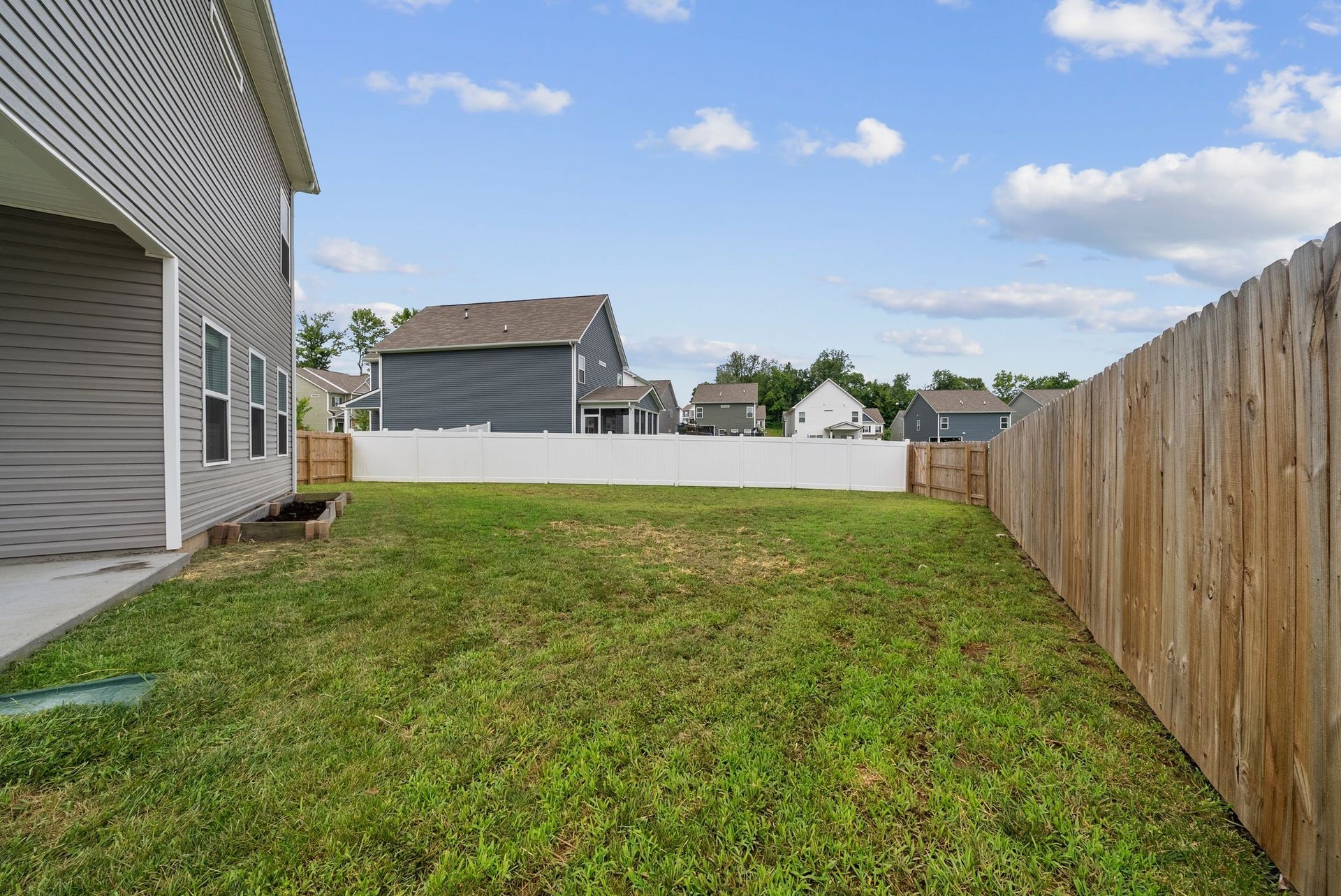 325 Geneva Ln, Columbia, TN 38401 325 Geneva Ln, Columbia, TN 38401