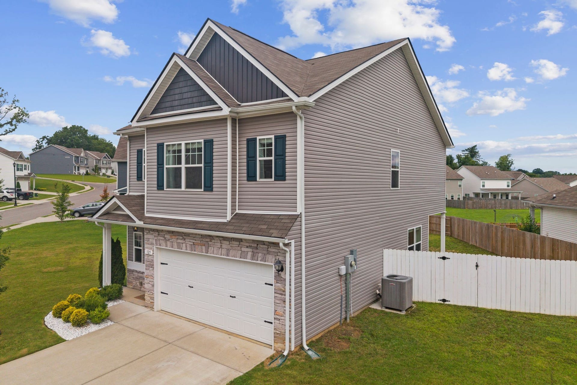 325 Geneva Ln, Columbia, TN 38401 325 Geneva Ln, Columbia, TN 38401