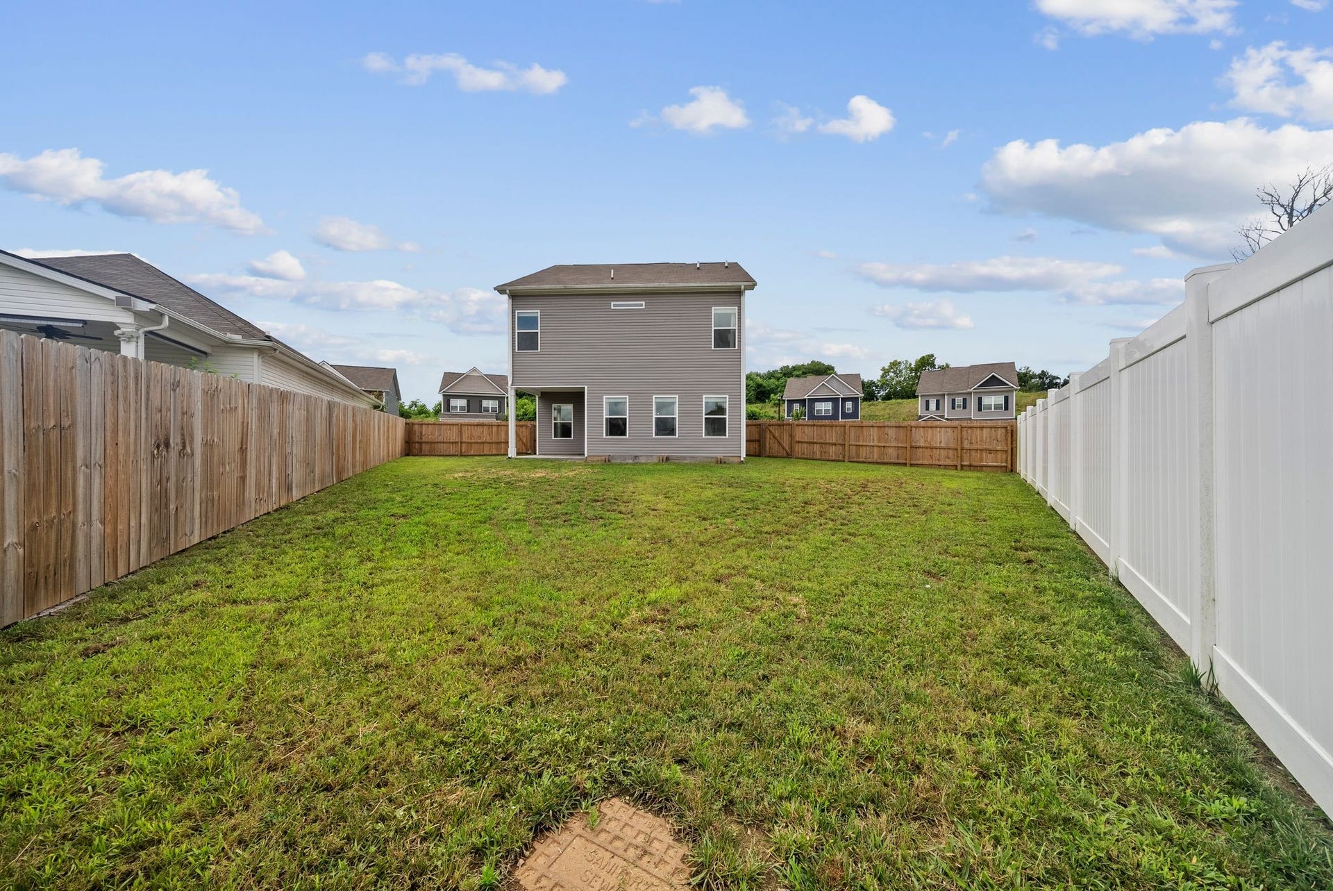 325 Geneva Ln, Columbia, TN 38401 325 Geneva Ln, Columbia, TN 38401