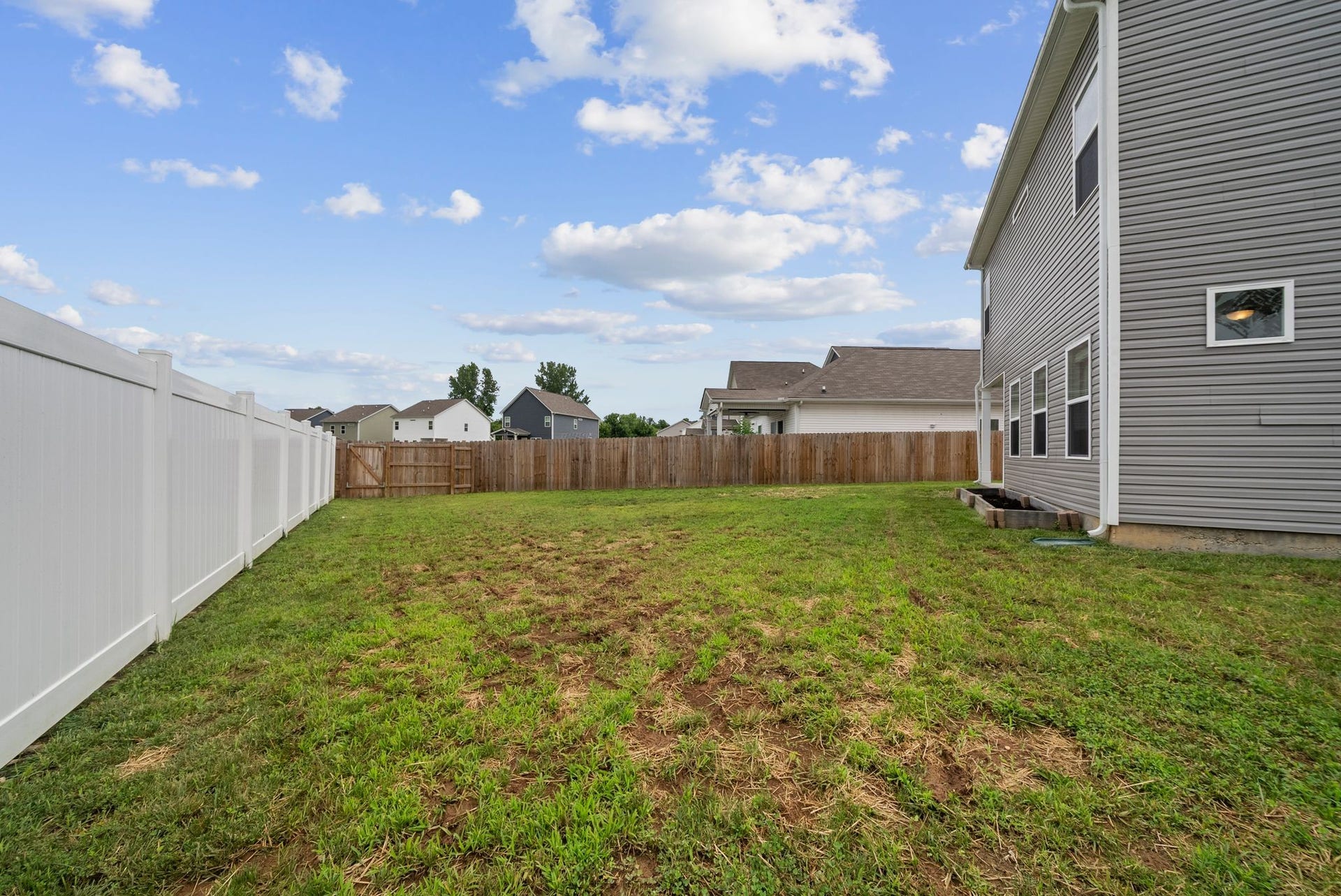 325 Geneva Ln, Columbia, TN 38401 325 Geneva Ln, Columbia, TN 38401