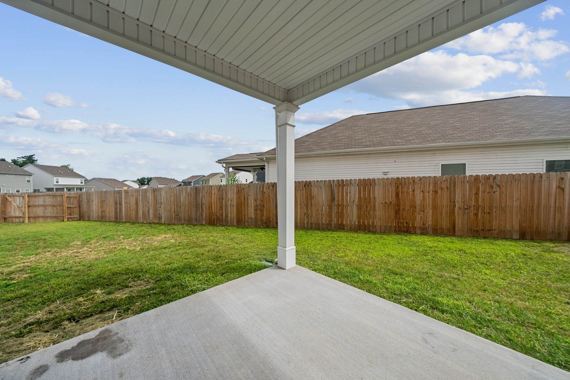 325 Geneva Ln, Columbia, TN 38401 325 Geneva Ln, Columbia, TN 38401