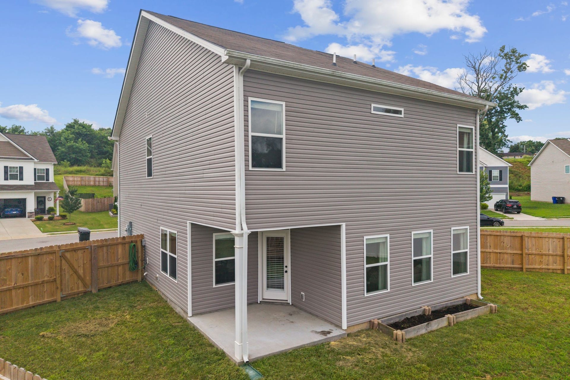 325 Geneva Ln, Columbia, TN 38401 325 Geneva Ln, Columbia, TN 38401
