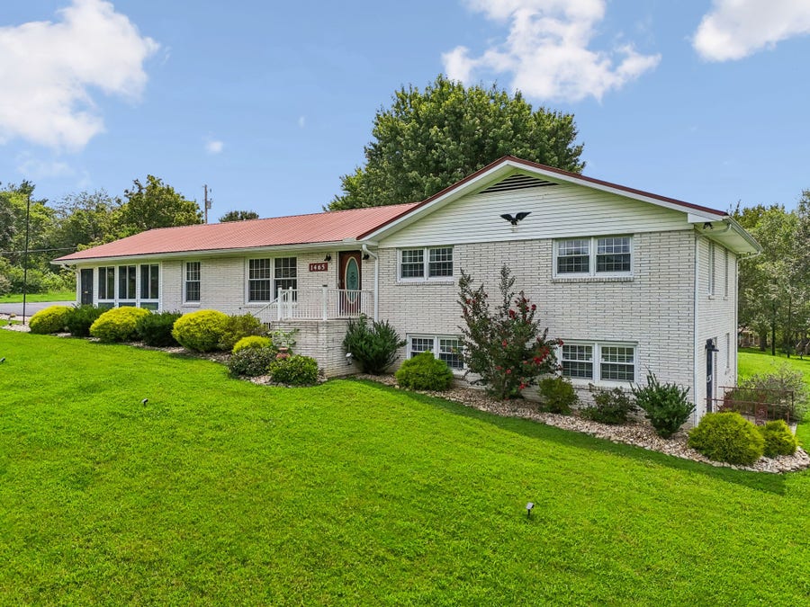 Property photo for 1465 Murfreesboro Rd, Woodbury, TN