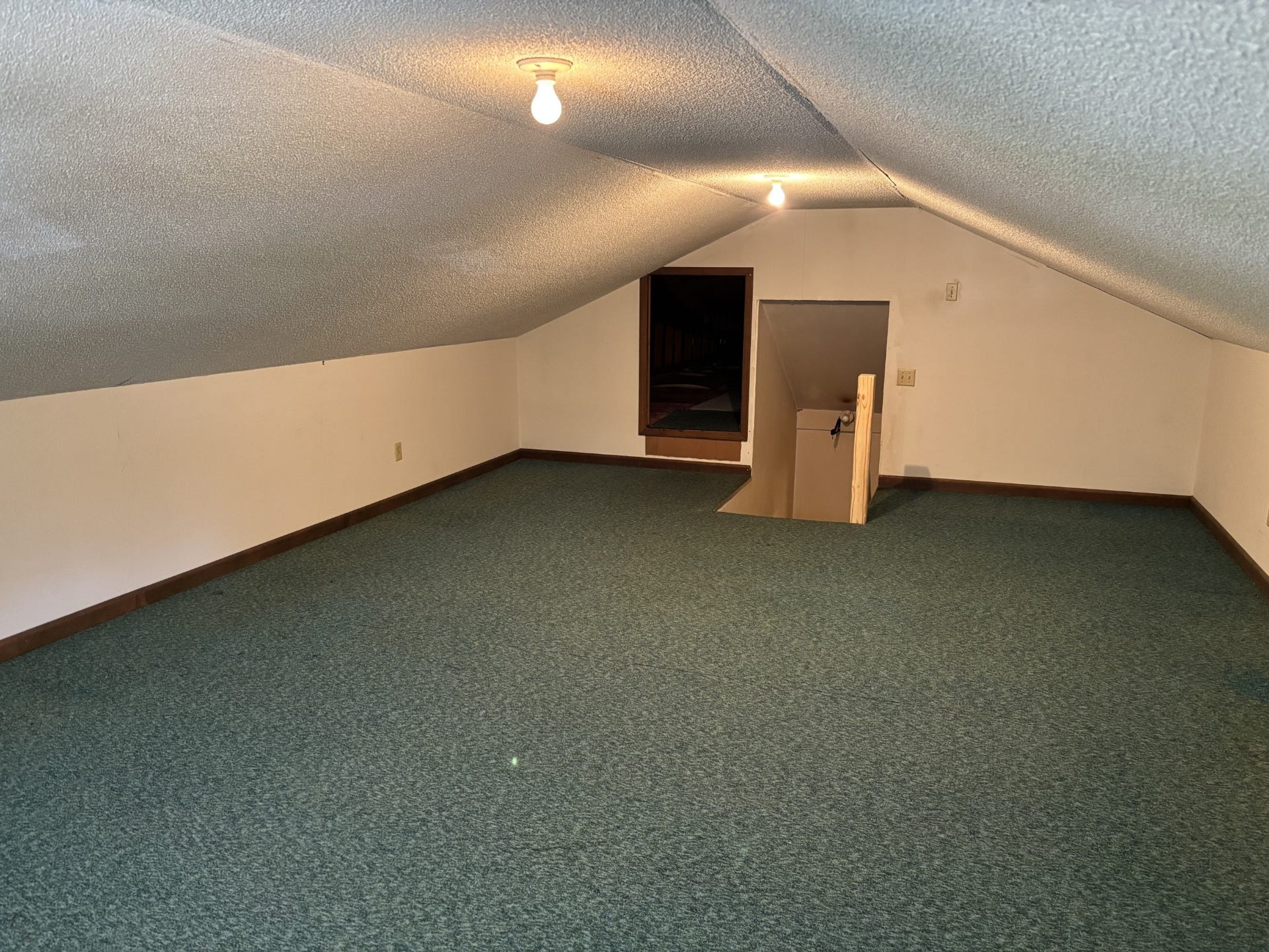141 Doak Rd, Manchester, TN 37355 Over the garage bonus room. Not heated or cooled.