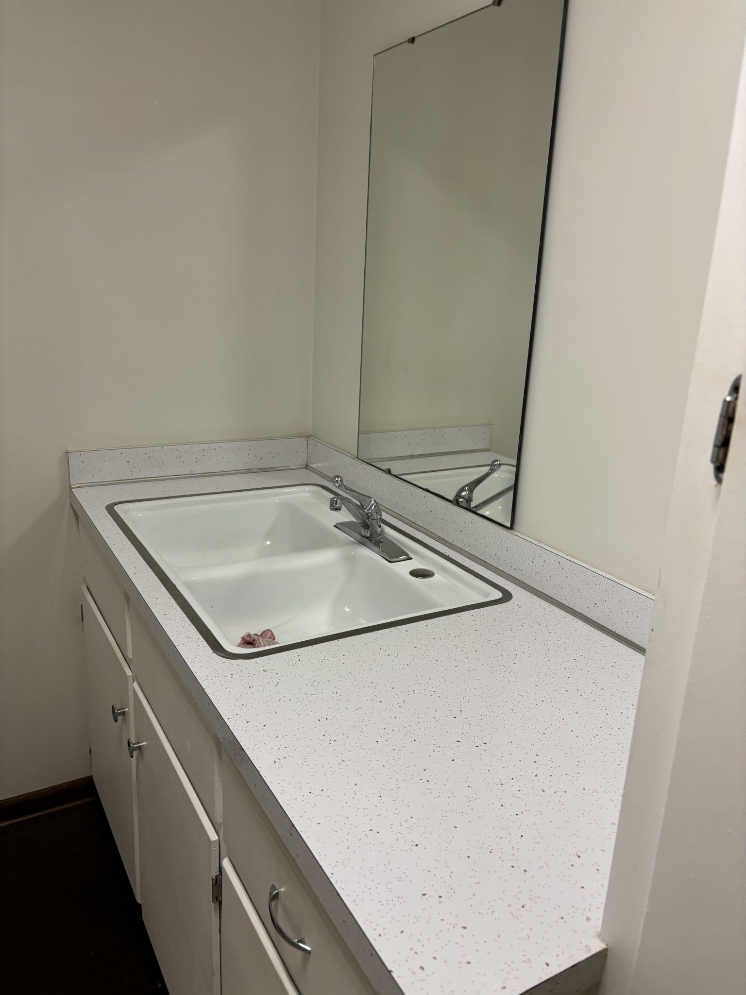 141 Doak Rd, Manchester, TN 37355 Utility room with a half bath.