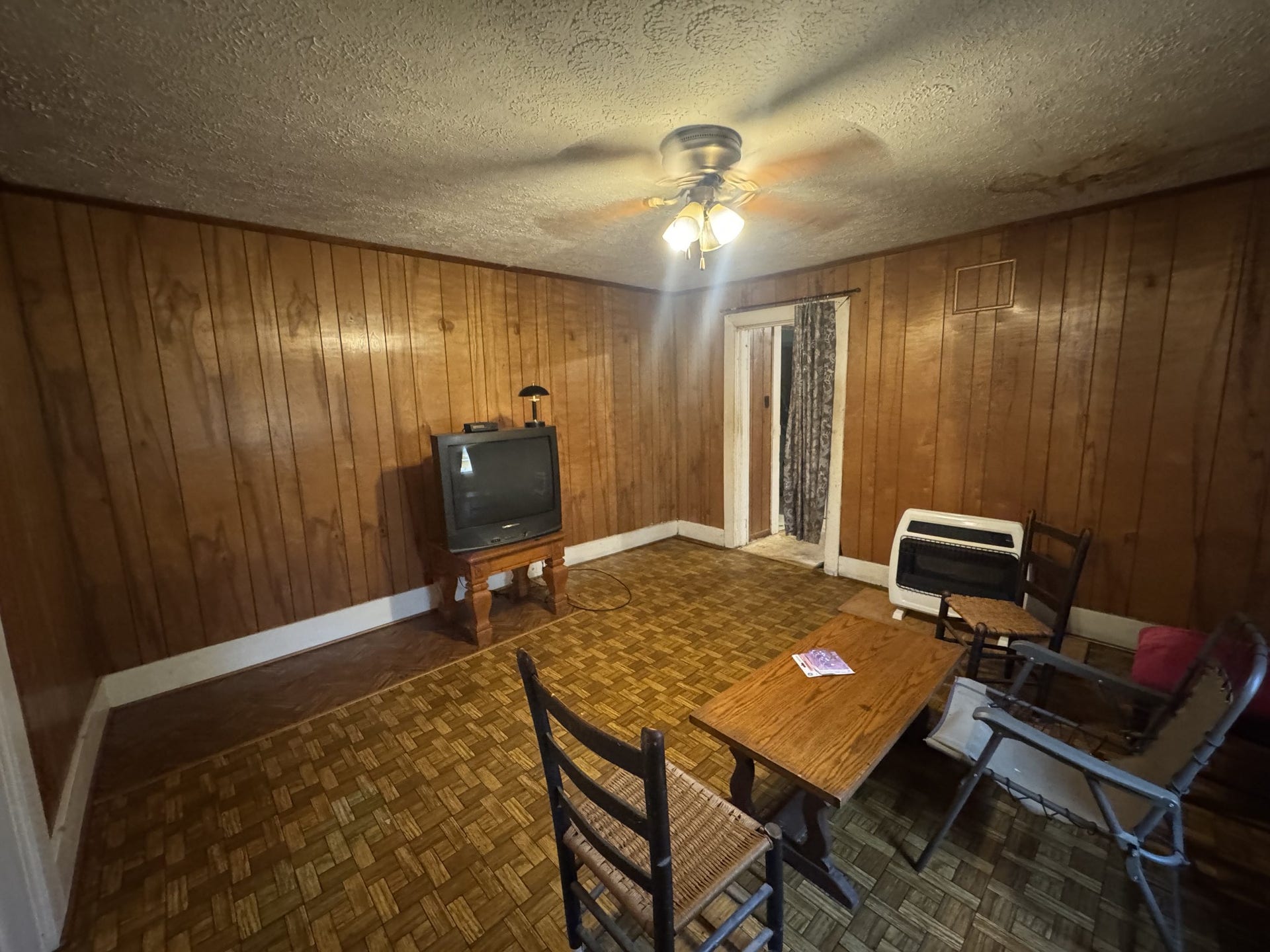 1831 S Main St, Columbia, TN 38401 1831 S Main St, Columbia, TN 38401