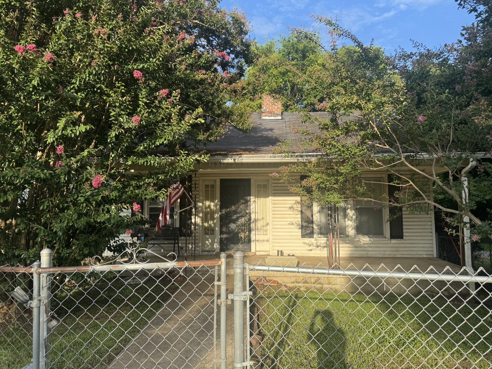 1831 S Main St, Columbia, TN 38401 1831 S Main St, Columbia, TN 38401