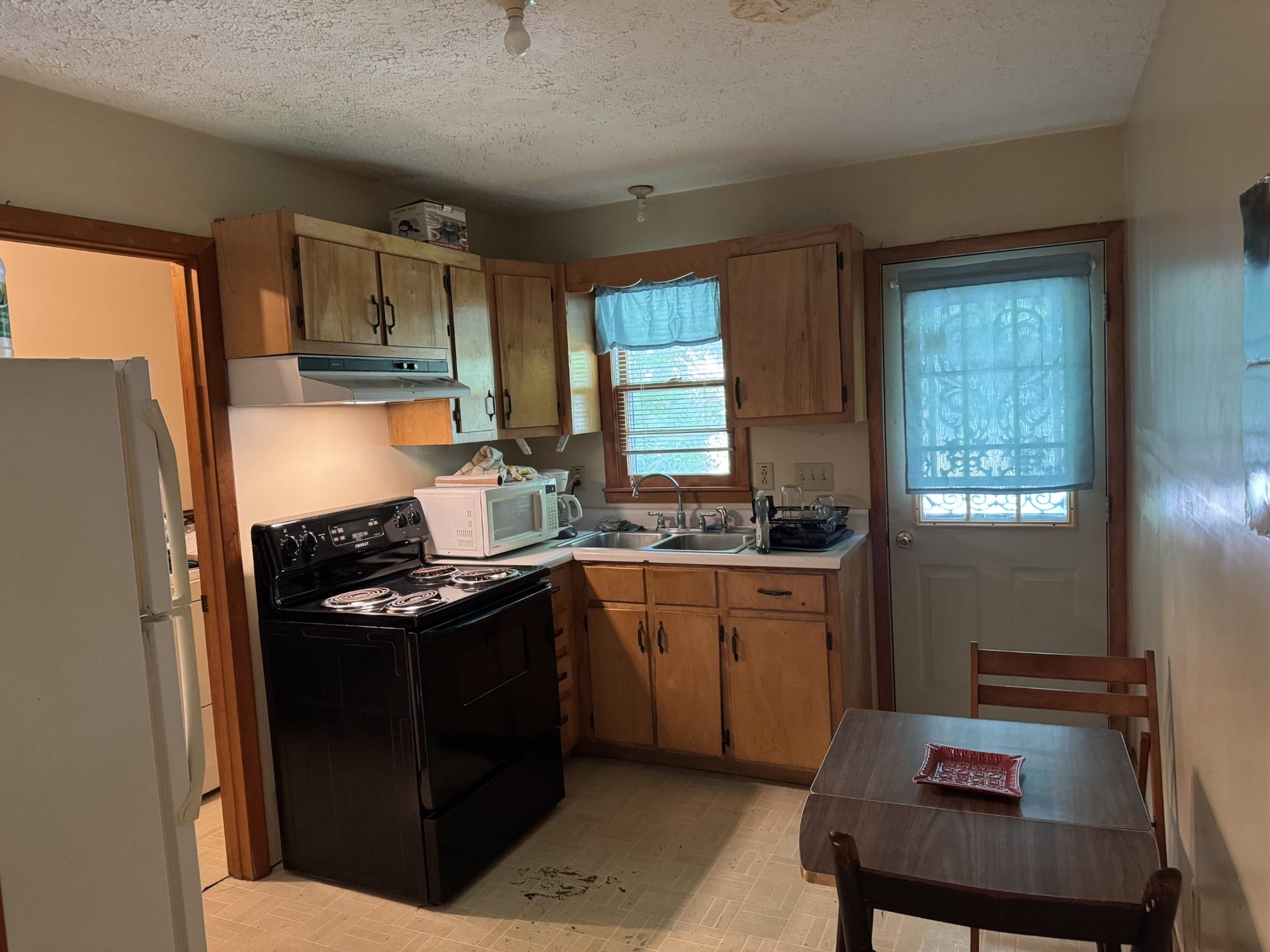 1831 S Main St, Columbia, TN 38401 1831 S Main St, Columbia, TN 38401