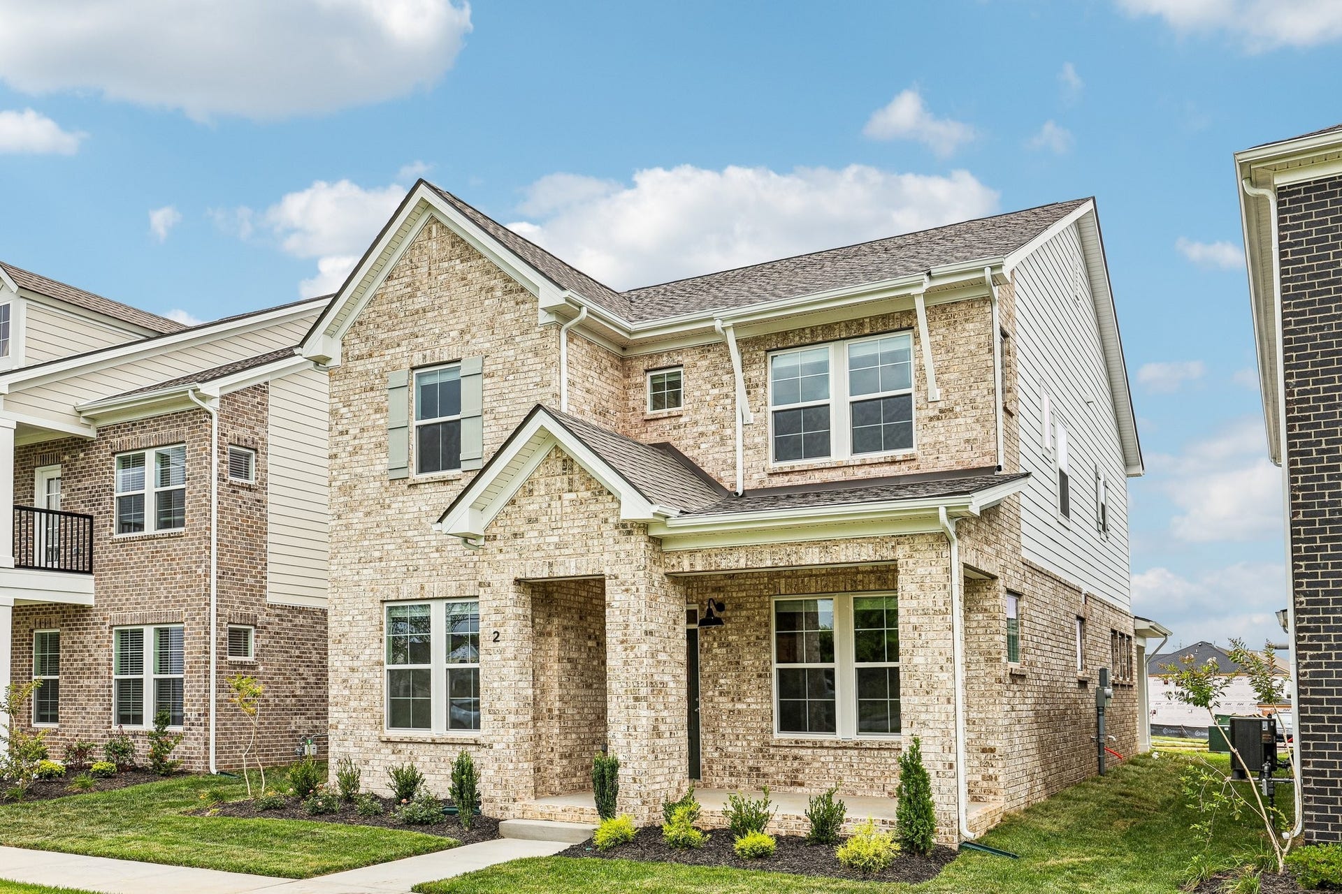 2705 Wilkinson Pike, #2, Murfreesboro, TN 37129 Enjoy morning coffee on the covered front porch!