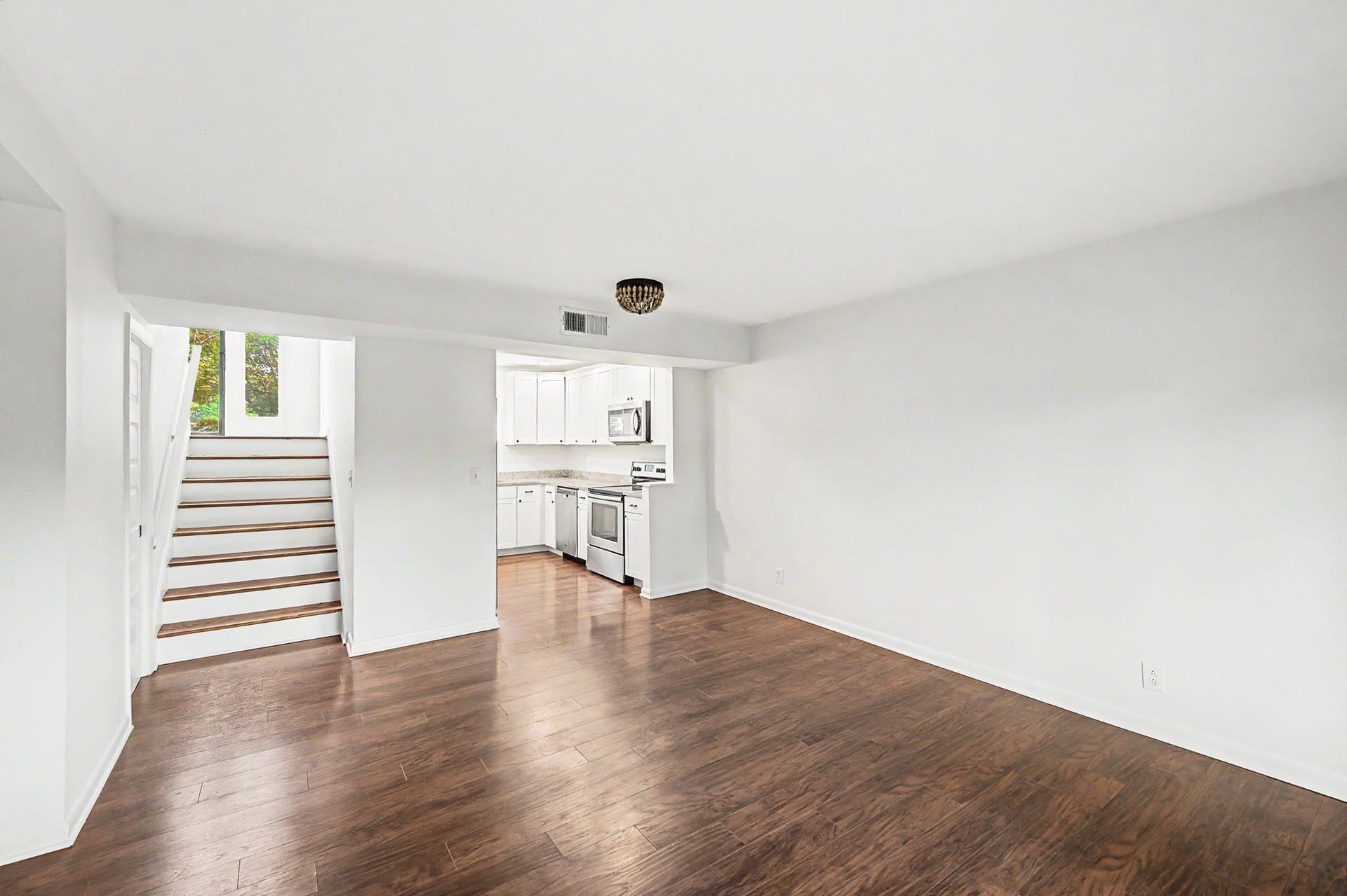 21 Vaughns Gap Rd, #4, Nashville, TN 37205 21 Vaughns Gap Rd, #4, Nashville, TN 37205