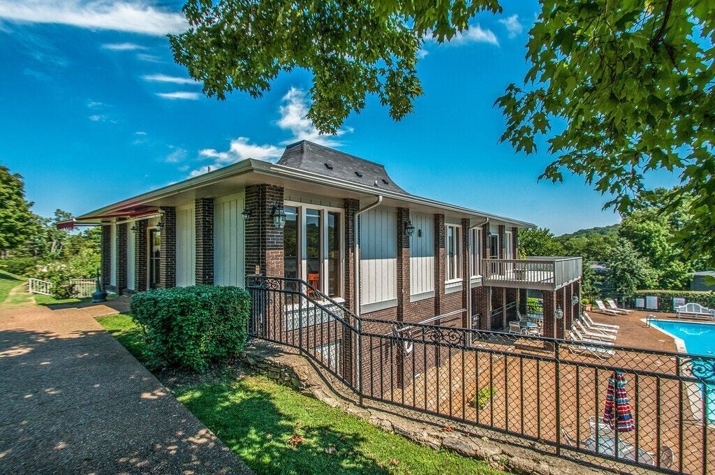 21 Vaughns Gap Rd, #4, Nashville, TN 37205 21 Vaughns Gap Rd, #4, Nashville, TN 37205