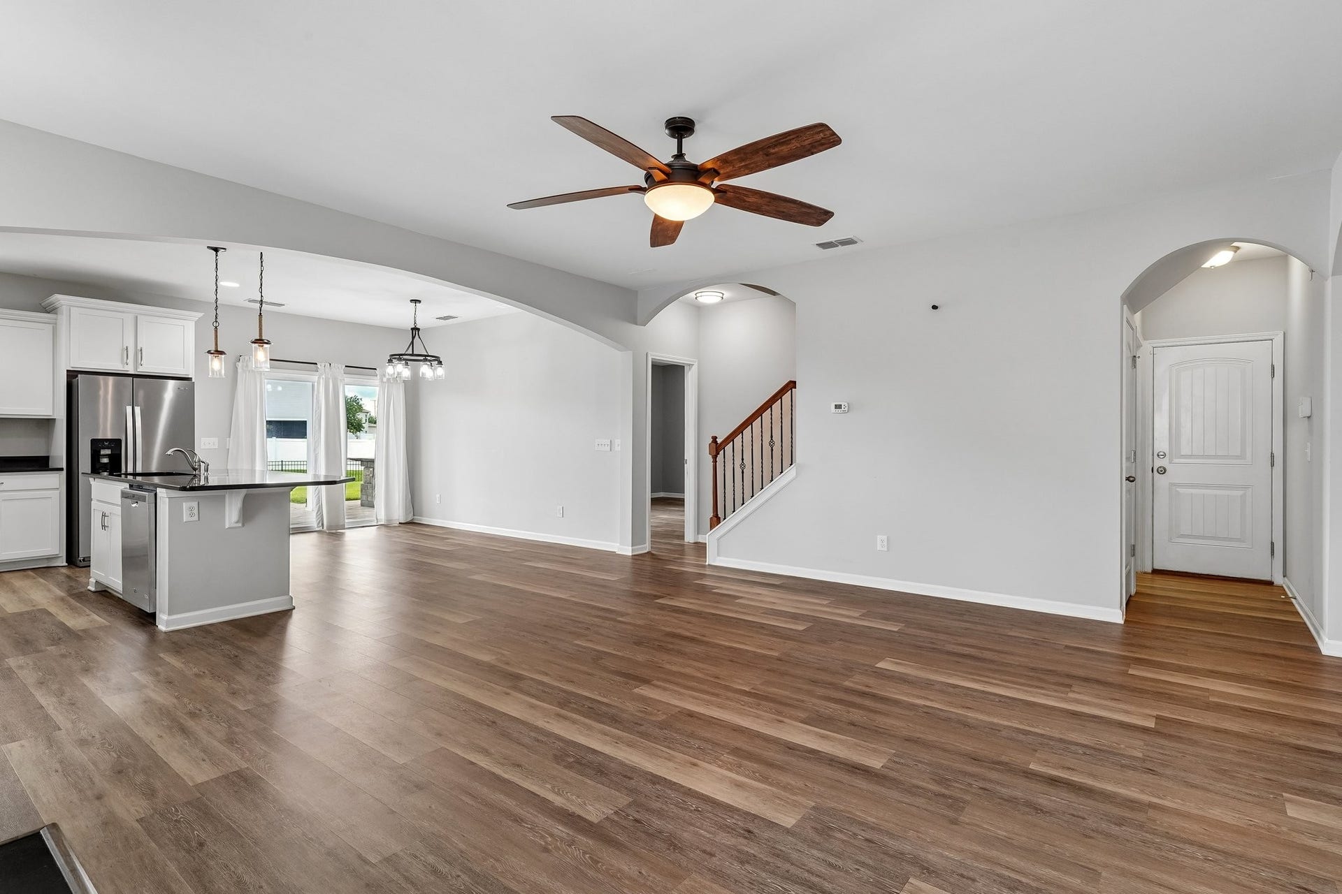 3438 Hyde Ct, Murfreesboro, TN 37128 Beautiful arched openings