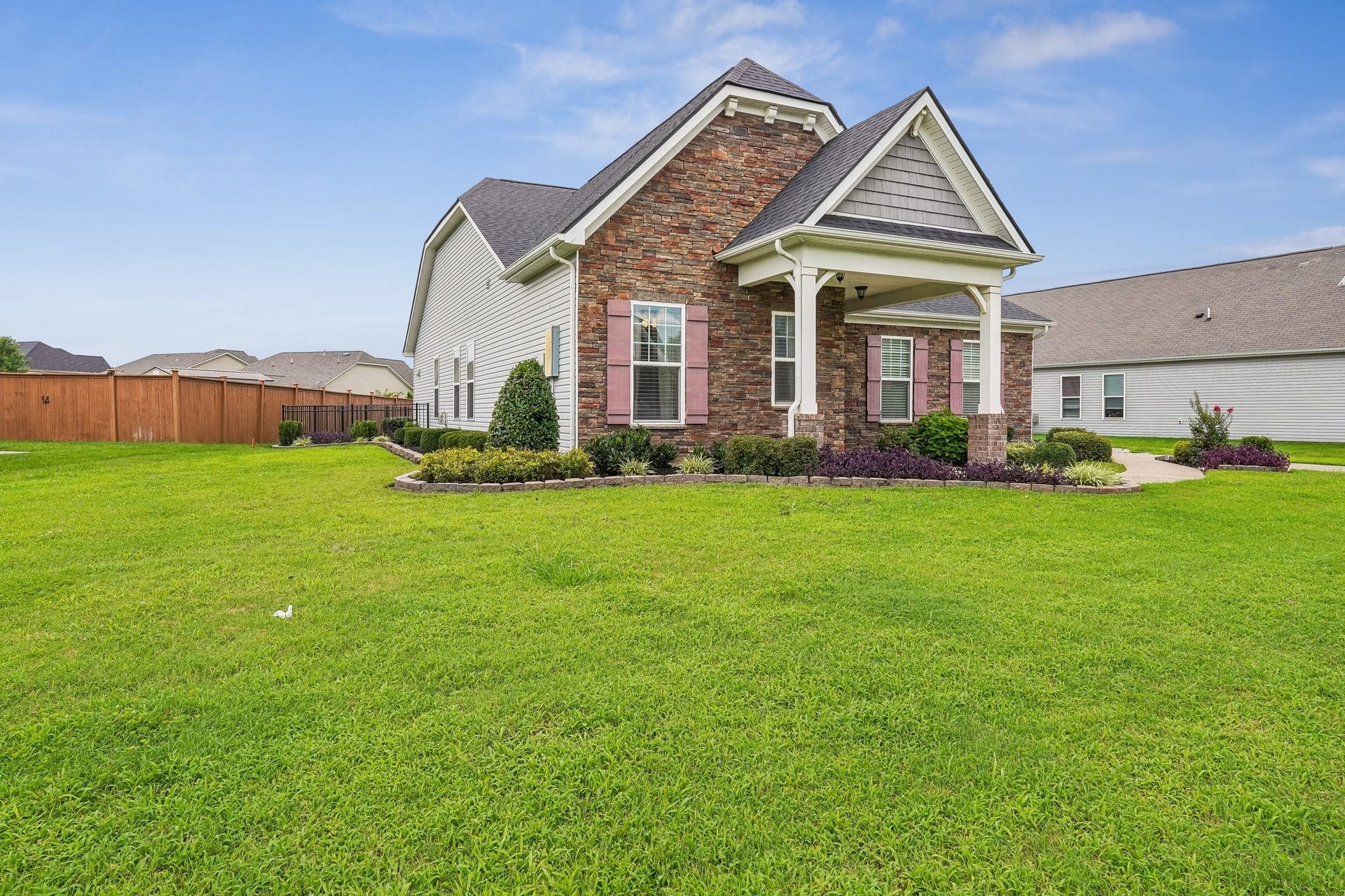 3438 Hyde Ct, Murfreesboro, TN 37128 Great level yard