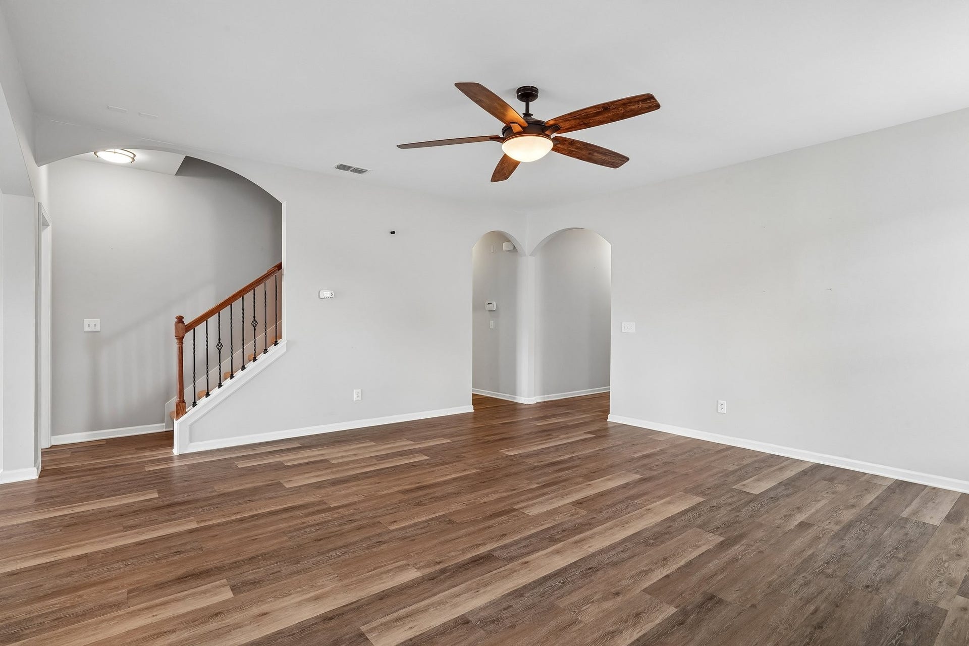 3438 Hyde Ct, Murfreesboro, TN 37128 Stairway to the bonus