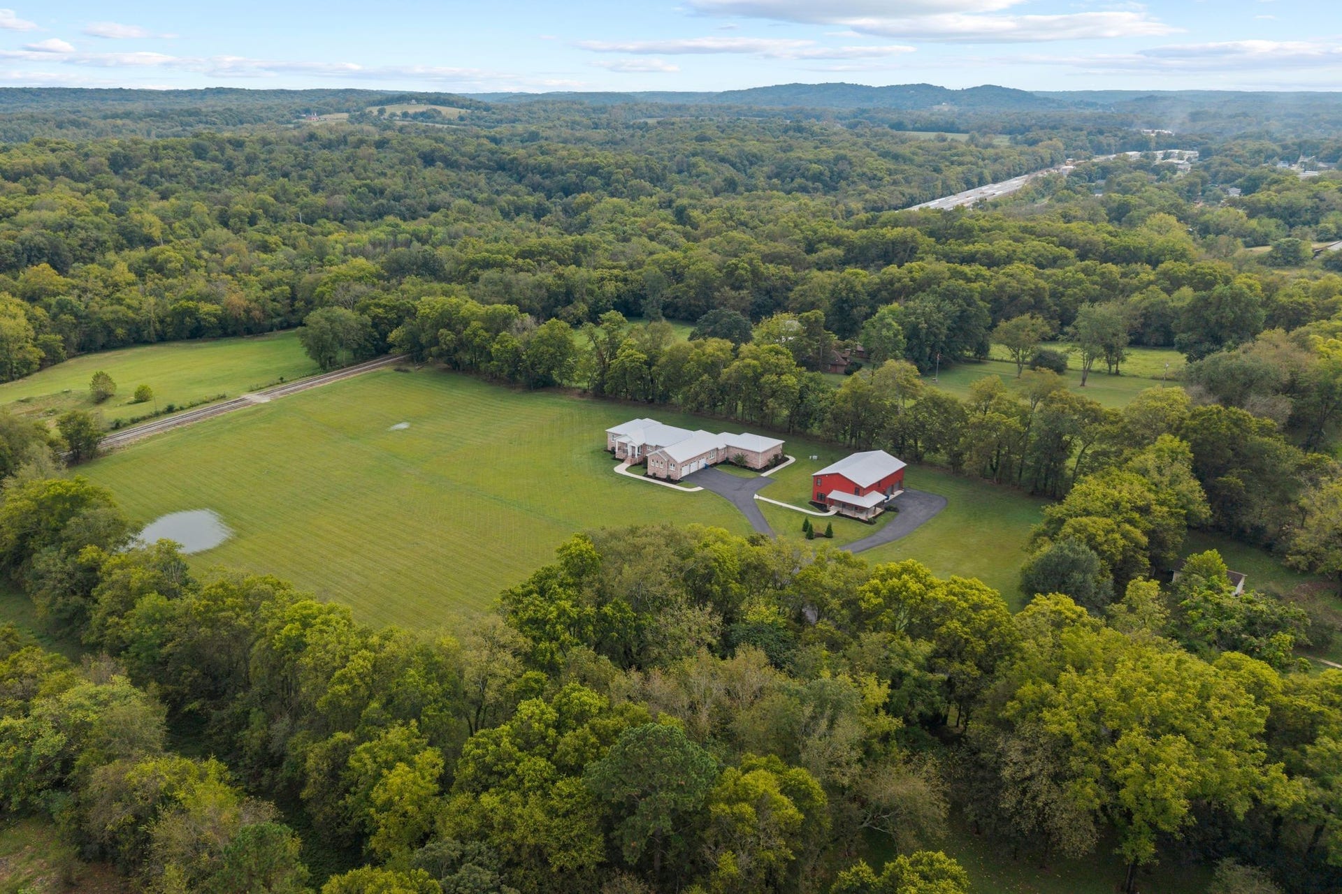 808 N Main St, Mount Pleasant, TN 38474 808 N Main St, Mount Pleasant, TN 38474