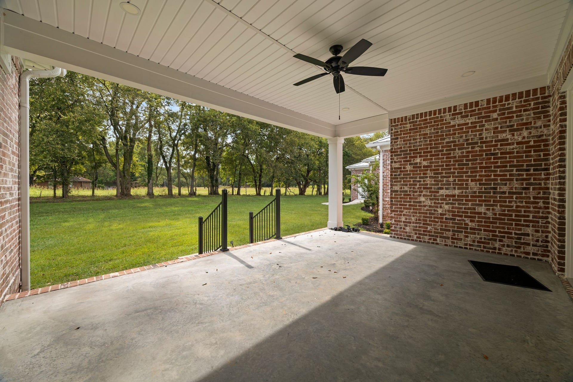 808 N Main St, Mount Pleasant, TN 38474 808 N Main St, Mount Pleasant, TN 38474