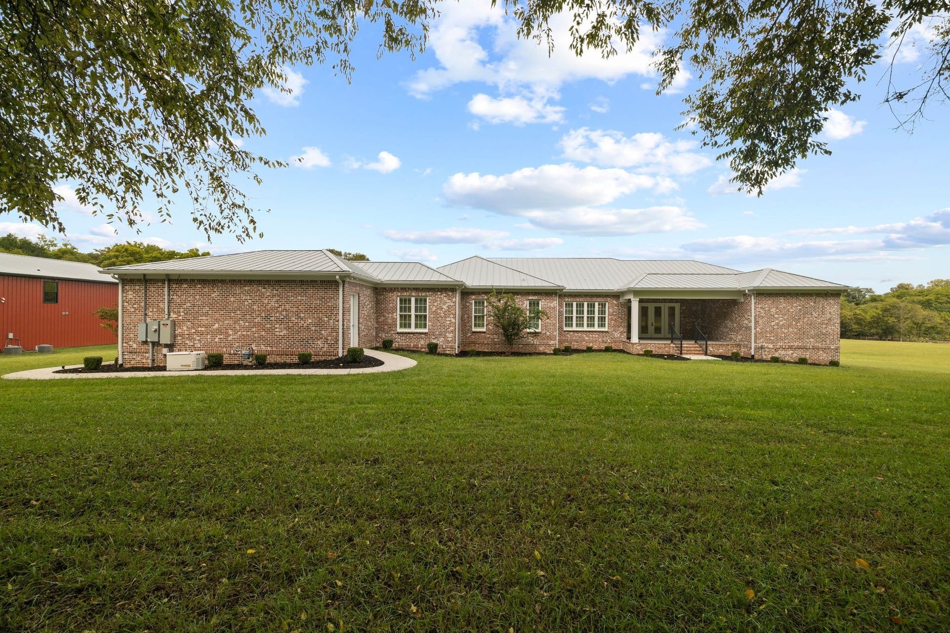 808 N Main St, Mount Pleasant, TN 38474 808 N Main St, Mount Pleasant, TN 38474