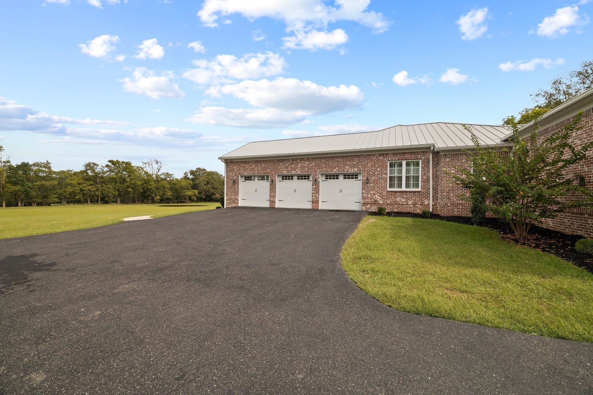 808 N Main St, Mount Pleasant, TN 38474 808 N Main St, Mount Pleasant, TN 38474