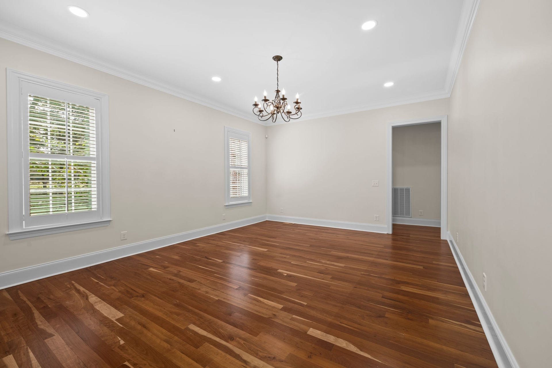 808 N Main St, Mount Pleasant, TN 38474 808 N Main St, Mount Pleasant, TN 38474