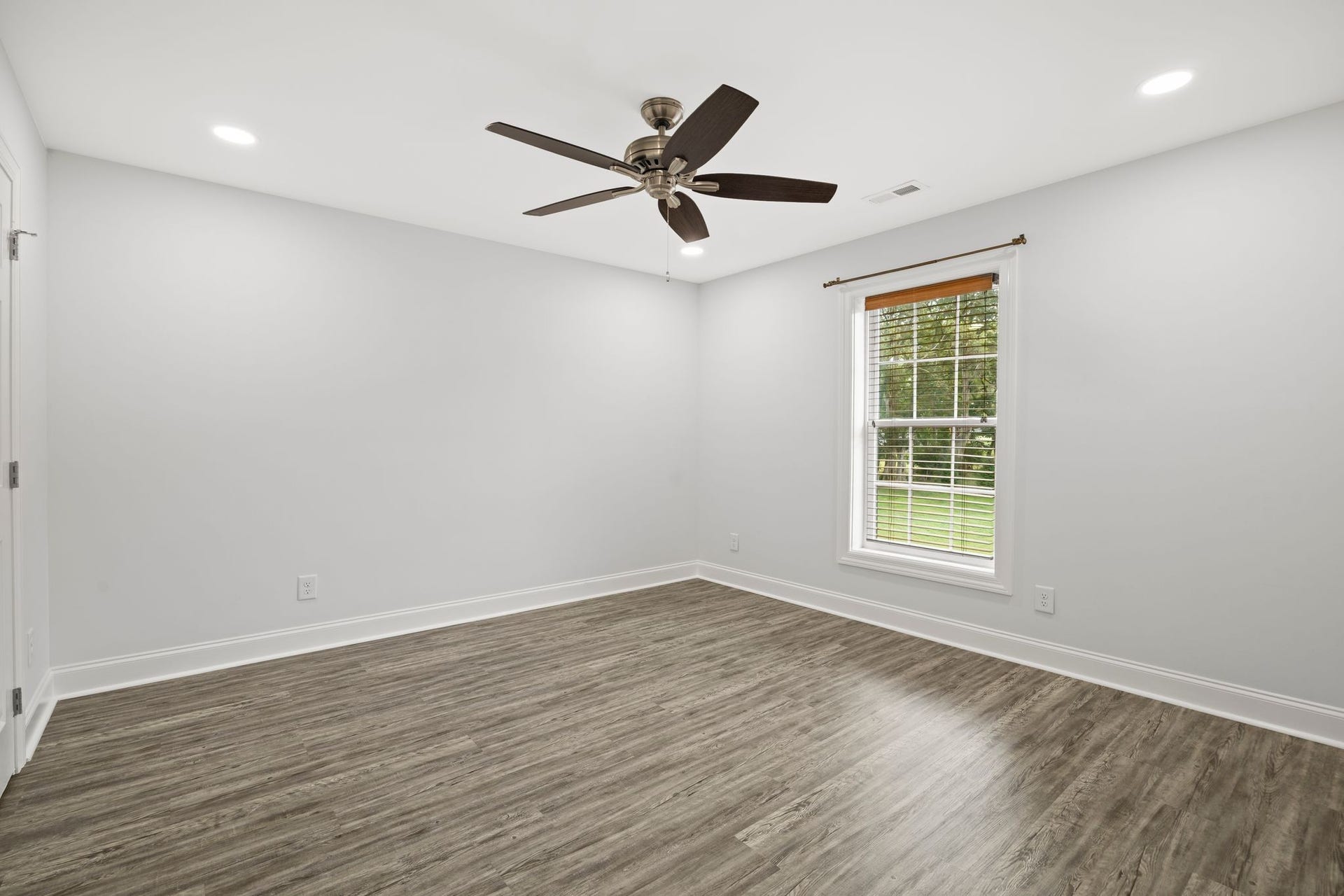 808 N Main St, Mount Pleasant, TN 38474 808 N Main St, Mount Pleasant, TN 38474
