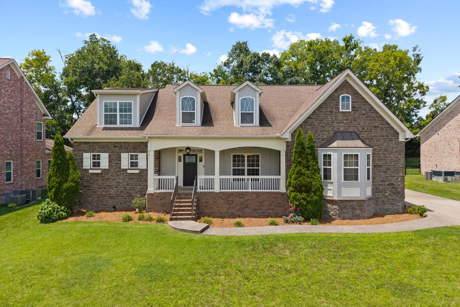 Property photo for 1387 Round Hill Ln, Spring Hill, TN