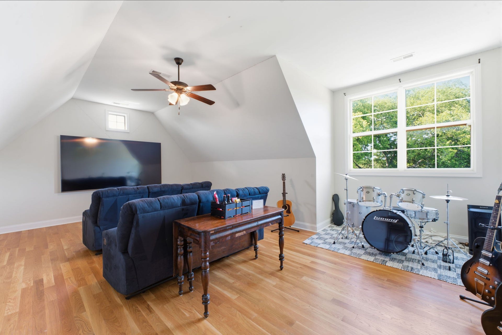 4555 Webb Rd, Murfreesboro, TN 37128 4555 Webb Rd, Murfreesboro, TN 37128