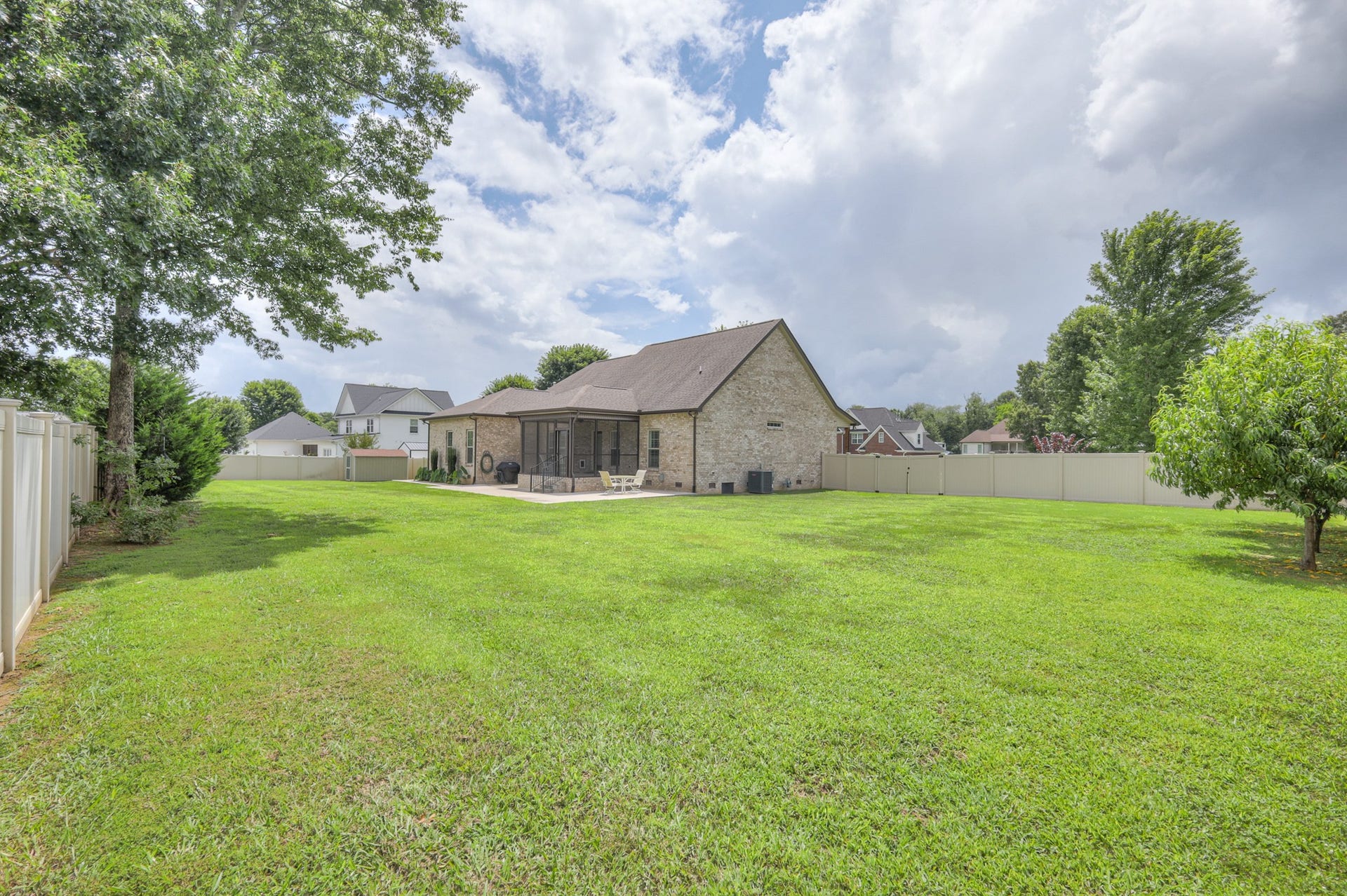 197 Bluegrass Rd, Manchester, TN 37355 197 Bluegrass Rd, Manchester, TN 37355