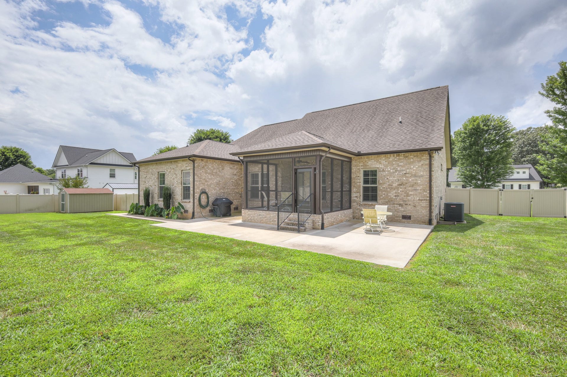 197 Bluegrass Rd, Manchester, TN 37355 197 Bluegrass Rd, Manchester, TN 37355