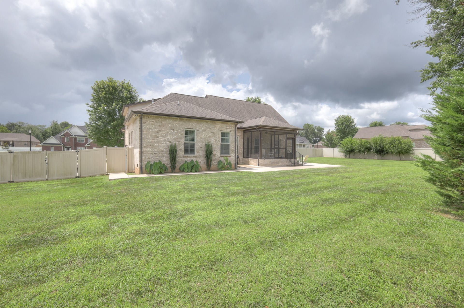 197 Bluegrass Rd, Manchester, TN 37355 197 Bluegrass Rd, Manchester, TN 37355