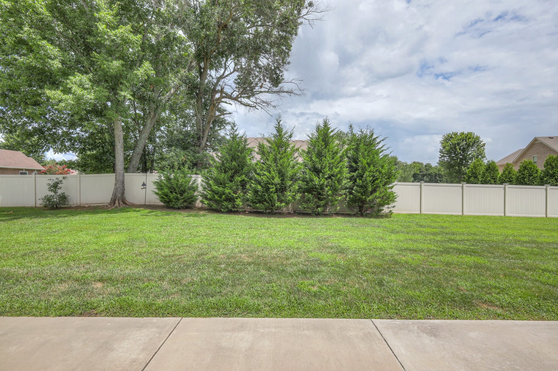 197 Bluegrass Rd, Manchester, TN 37355 197 Bluegrass Rd, Manchester, TN 37355