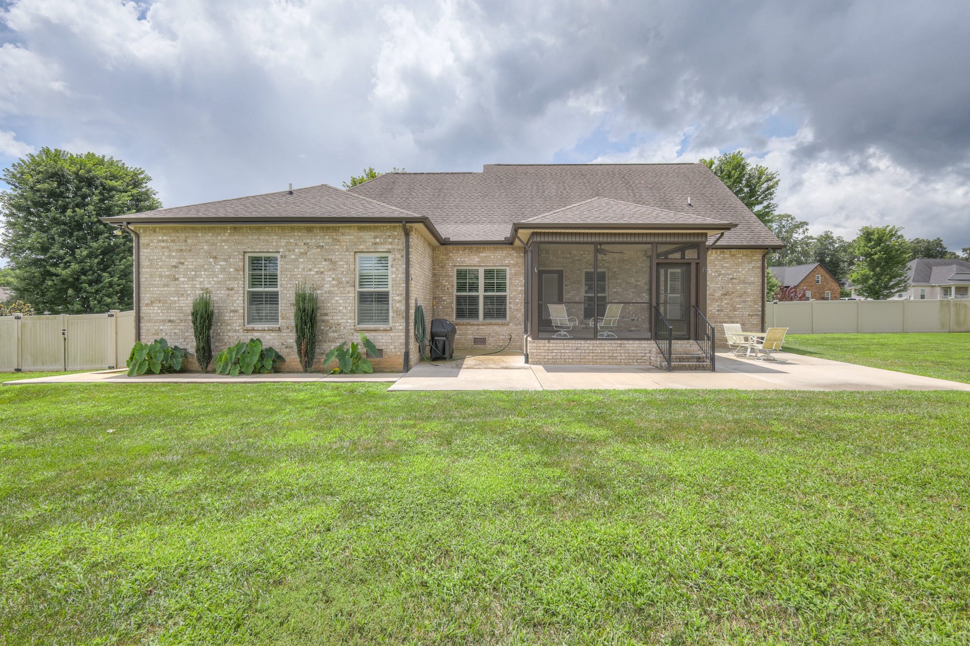 197 Bluegrass Rd, Manchester, TN 37355 197 Bluegrass Rd, Manchester, TN 37355