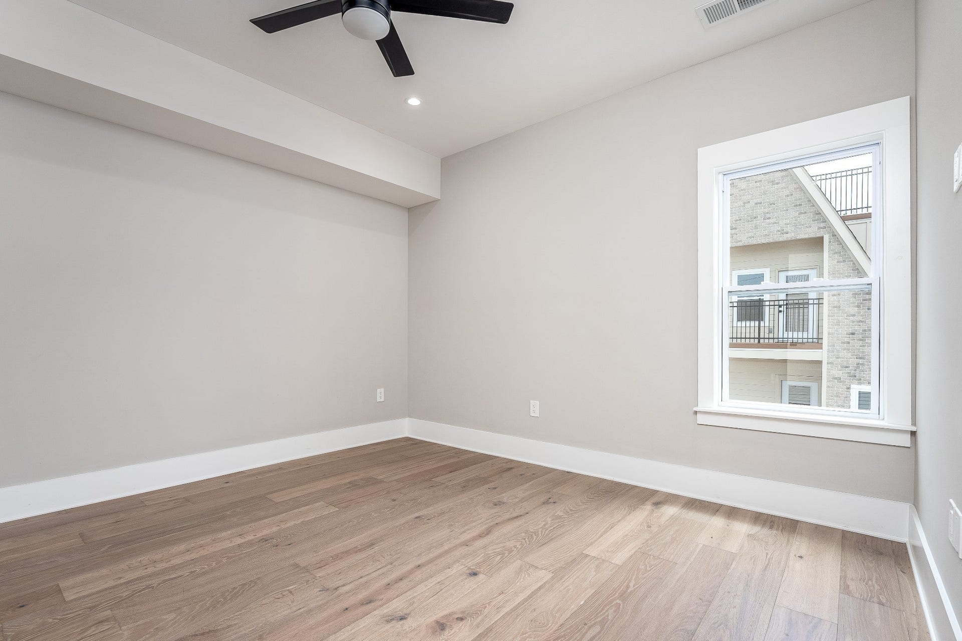 428 E Trinity Ln, #B, Nashville, TN 37207 3rd Floor Guest Bedroom #3, with Ceiling Fan and walk-in closet.