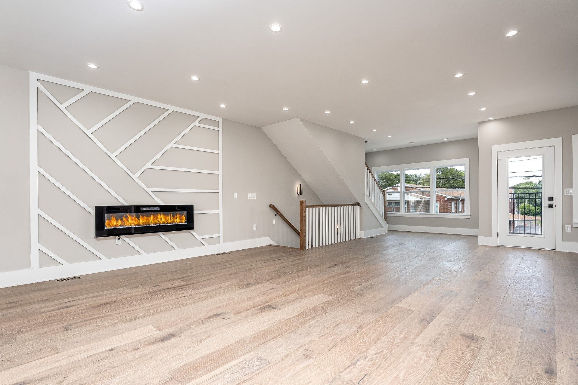 428 E Trinity Ln, #B, Nashville, TN 37207 View of spacious, combination Living room and Kitchen with outdoor balcony.