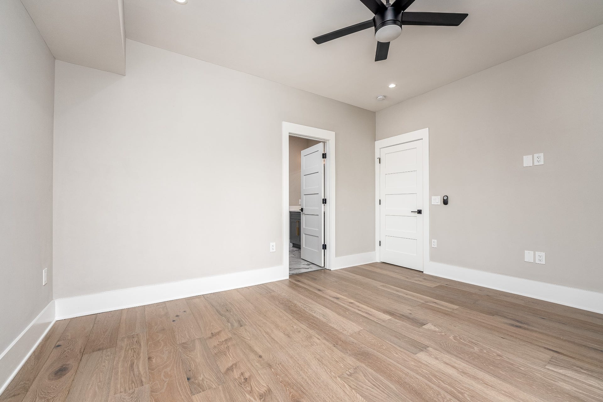 428 E Trinity Ln, #B, Nashville, TN 37207 View of Primary Bedroom into Ensuite Bathroom.