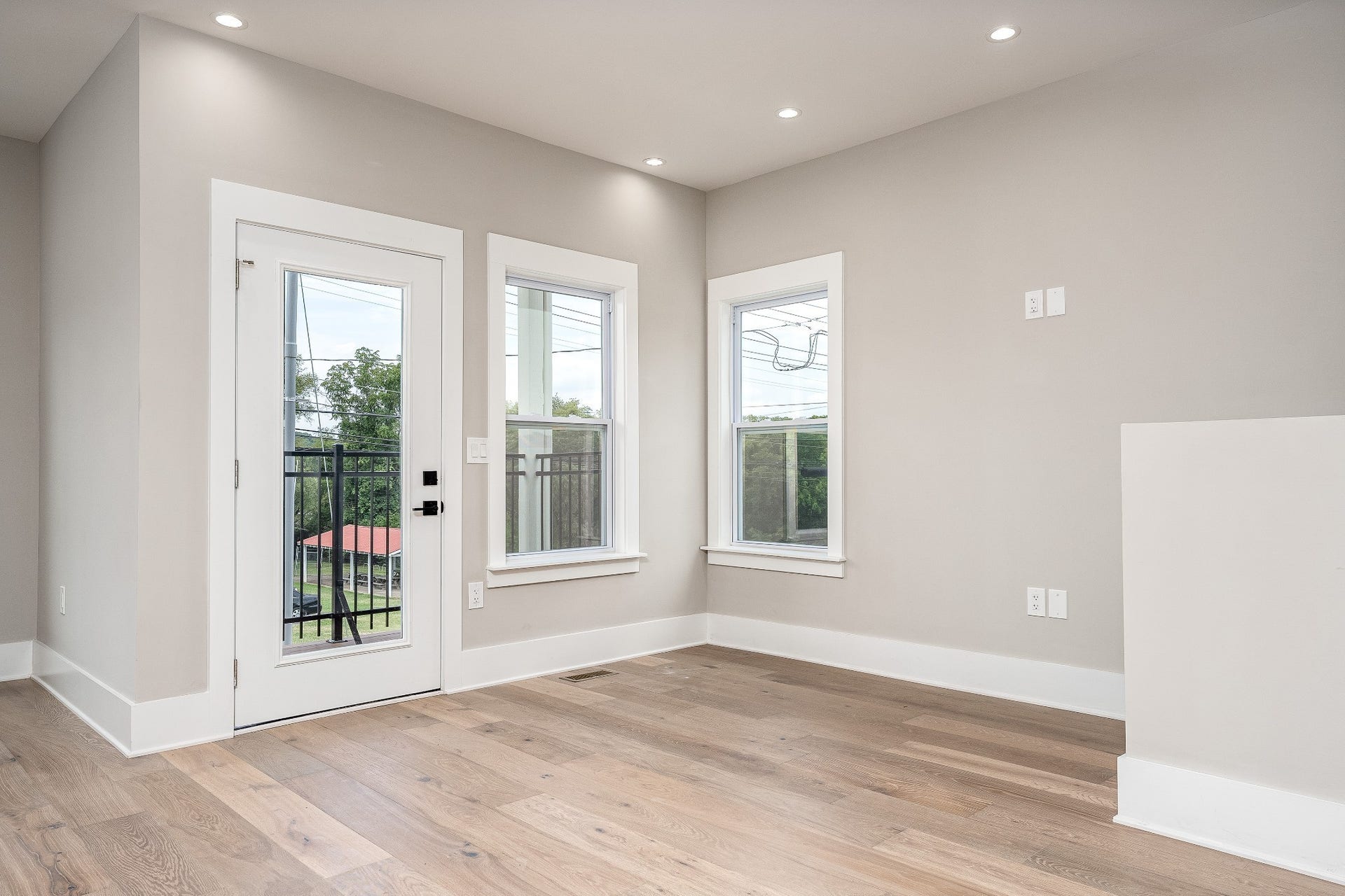 428 E Trinity Ln, #B, Nashville, TN 37207 View to the Living Room Balcony. Ideal area for Pub Table.