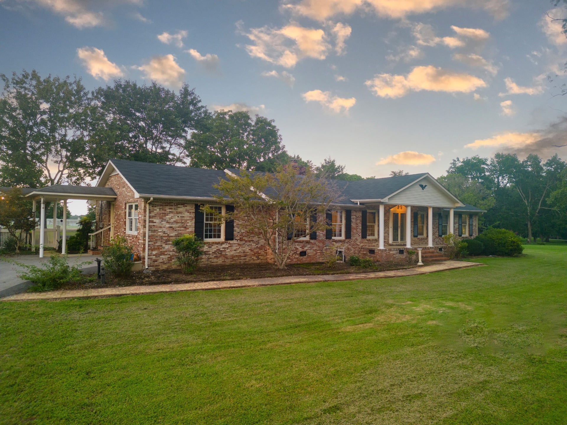 204 Greenbriar Ave, Shelbyville, TN 37160 204 Greenbriar Ave, Shelbyville, TN 37160