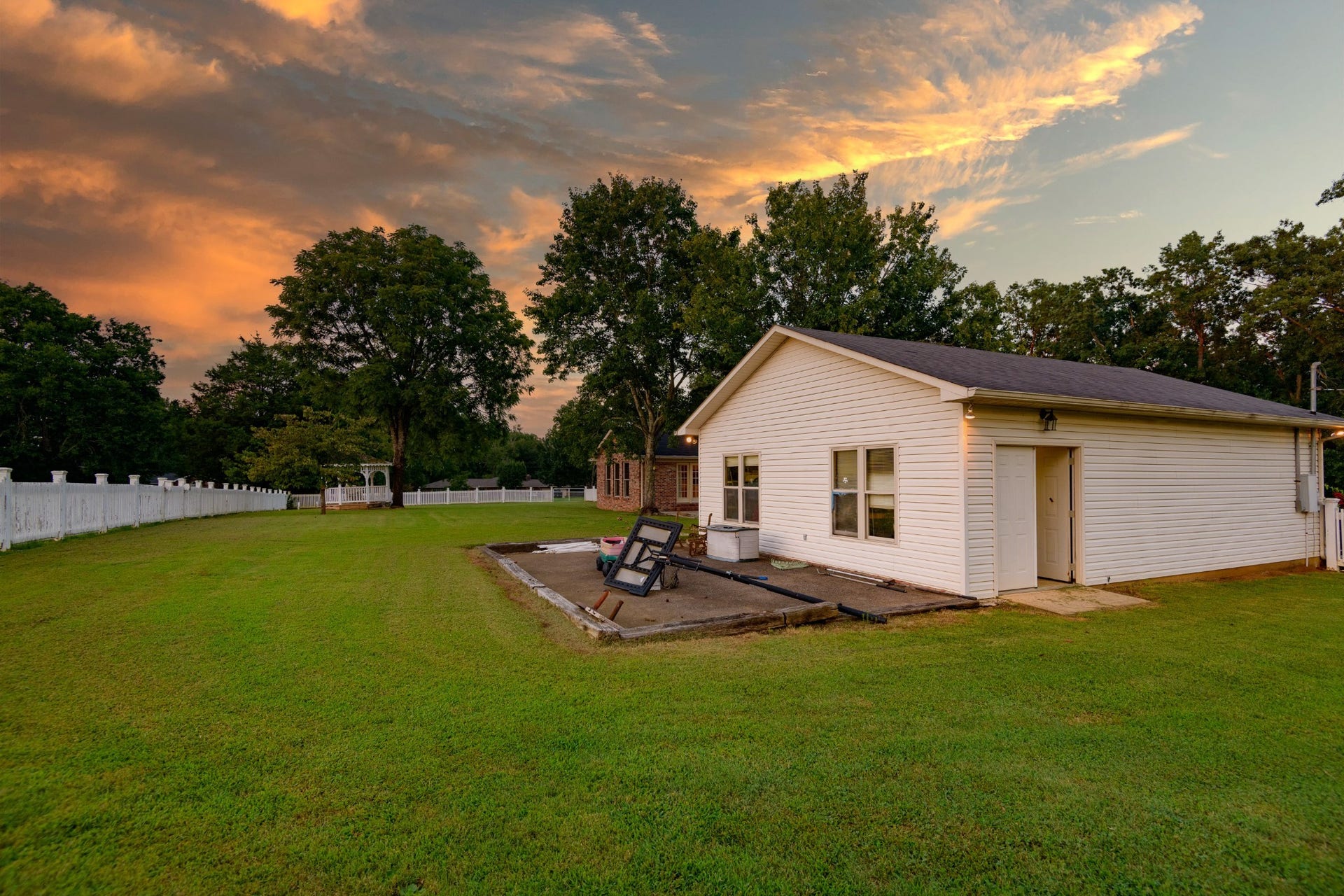 204 Greenbriar Ave, Shelbyville, TN 37160 204 Greenbriar Ave, Shelbyville, TN 37160