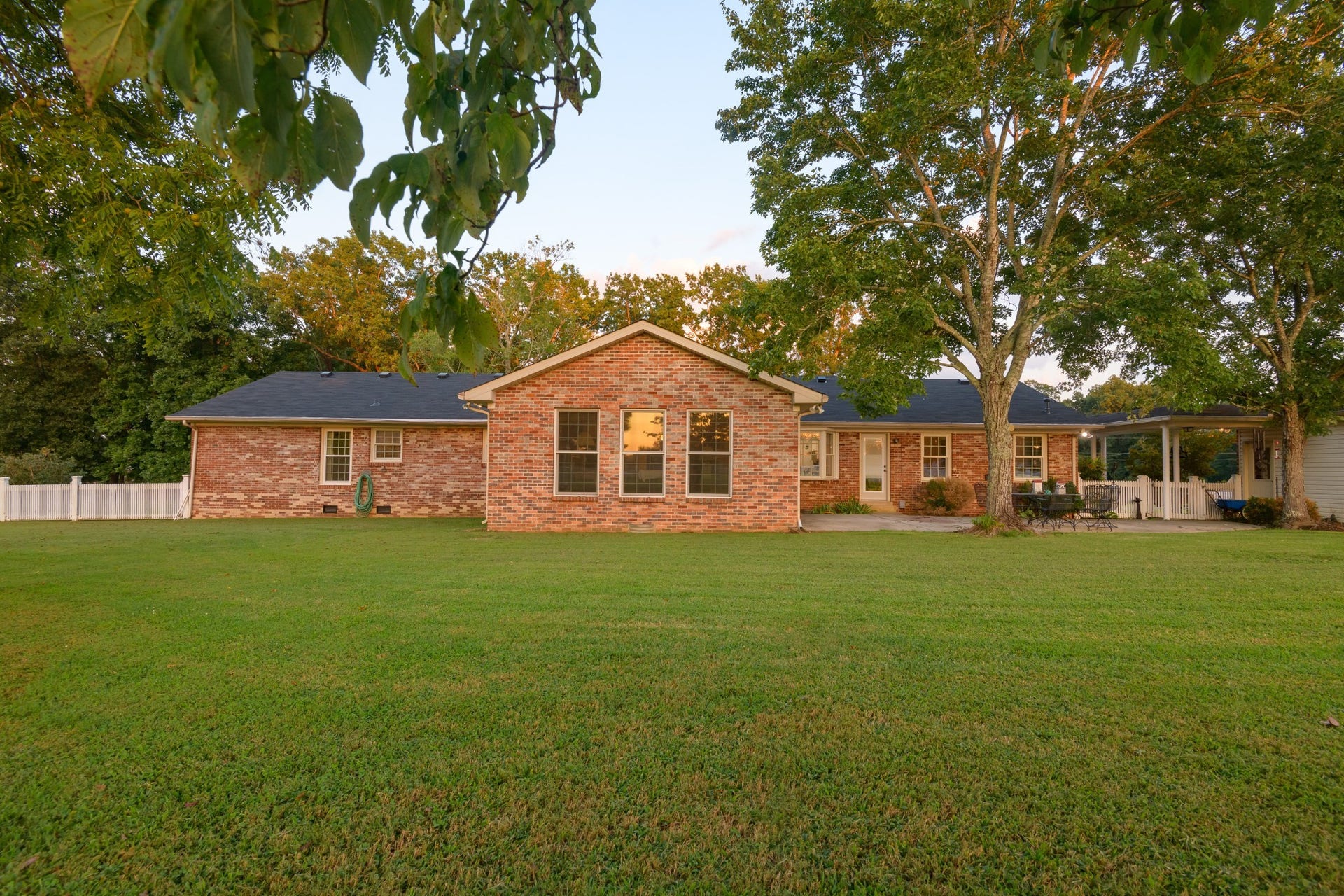 204 Greenbriar Ave, Shelbyville, TN 37160 204 Greenbriar Ave, Shelbyville, TN 37160