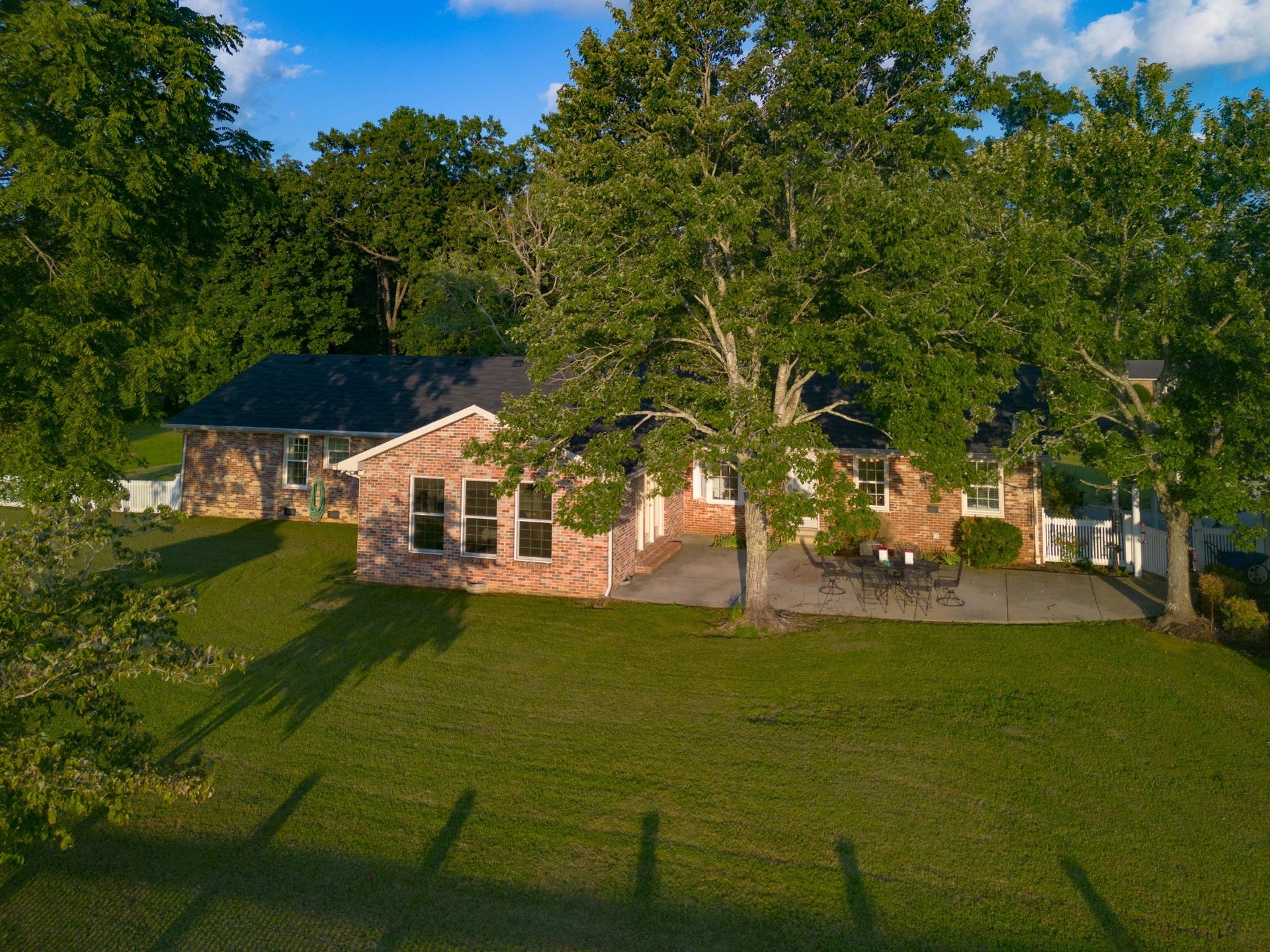 204 Greenbriar Ave, Shelbyville, TN 37160 204 Greenbriar Ave, Shelbyville, TN 37160