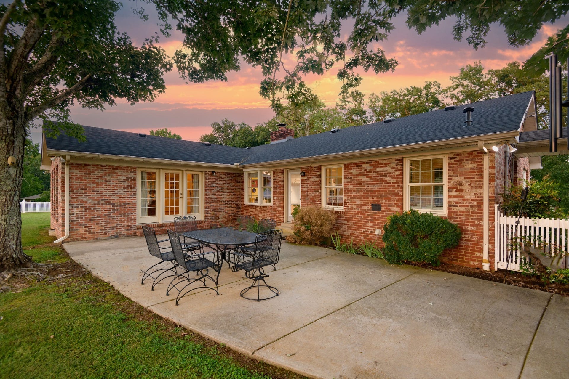 204 Greenbriar Ave, Shelbyville, TN 37160 204 Greenbriar Ave, Shelbyville, TN 37160