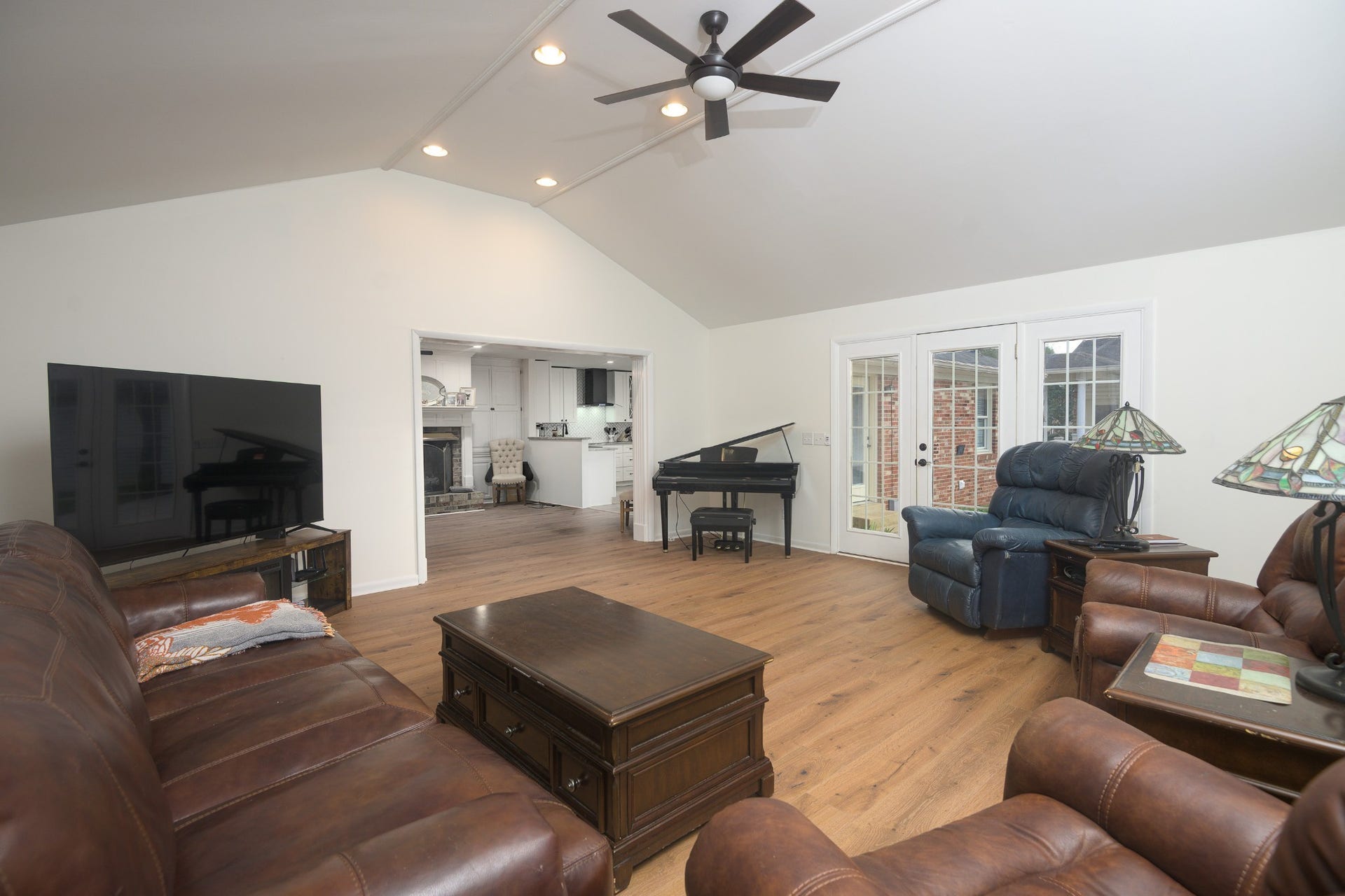 204 Greenbriar Ave, Shelbyville, TN 37160 204 Greenbriar Ave, Shelbyville, TN 37160