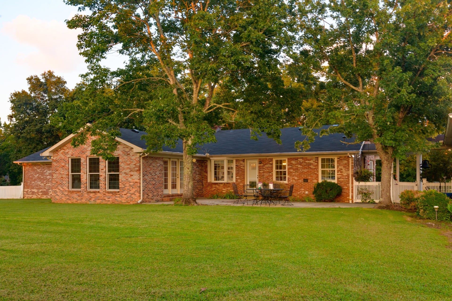 204 Greenbriar Ave, Shelbyville, TN 37160 204 Greenbriar Ave, Shelbyville, TN 37160