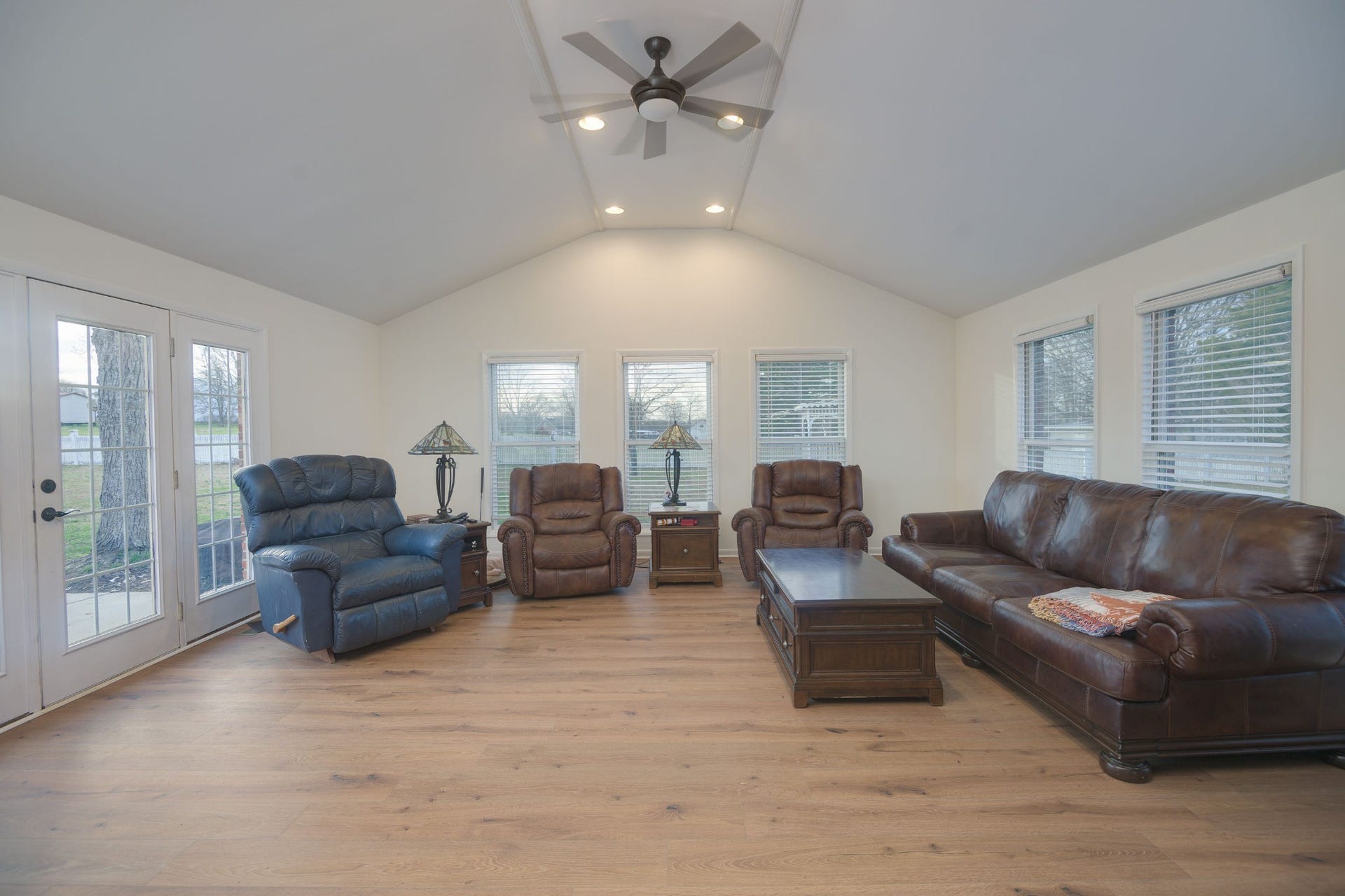204 Greenbriar Ave, Shelbyville, TN 37160 204 Greenbriar Ave, Shelbyville, TN 37160