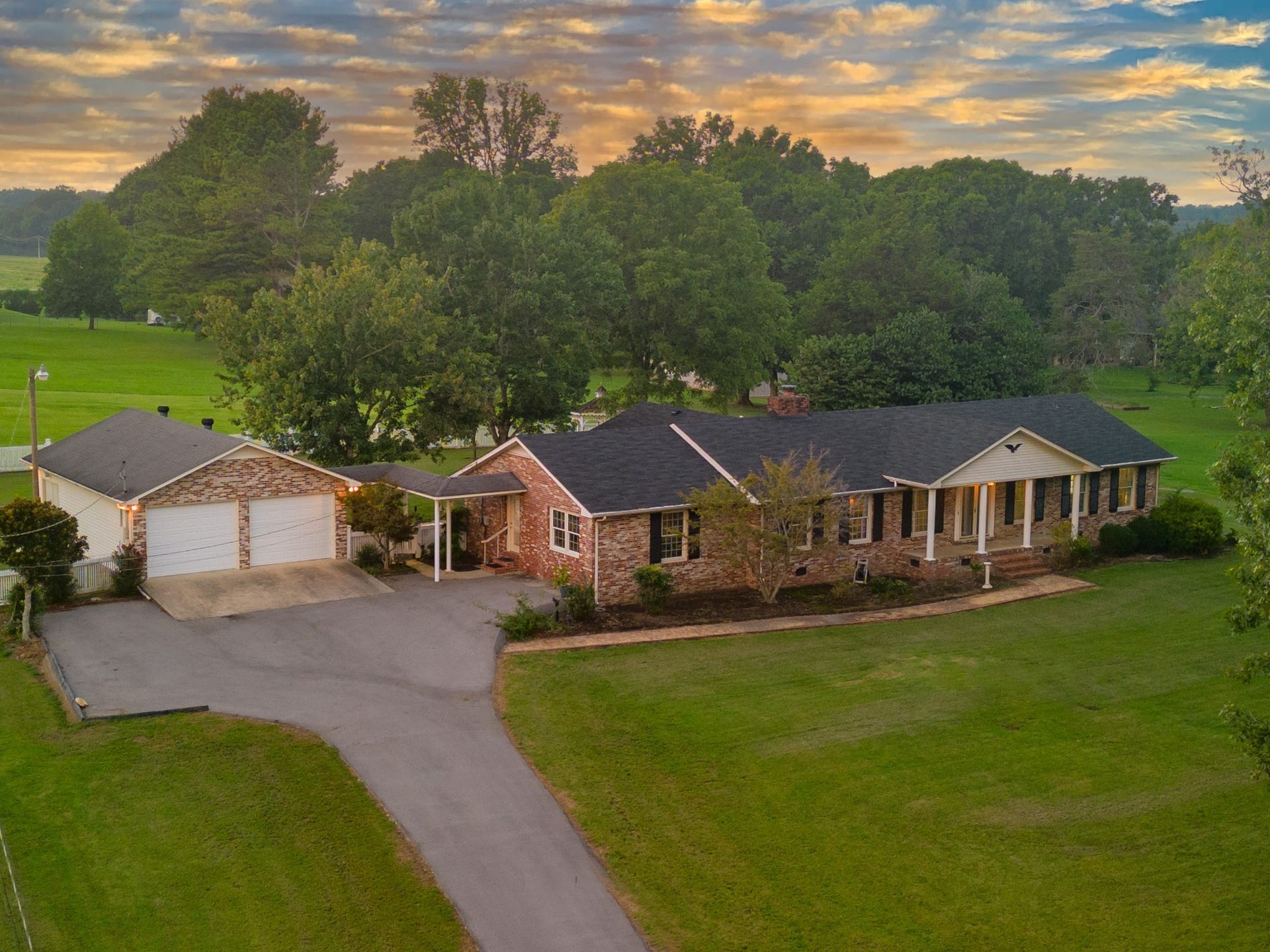 204 Greenbriar Ave, Shelbyville, TN 37160 204 Greenbriar Ave, Shelbyville, TN 37160